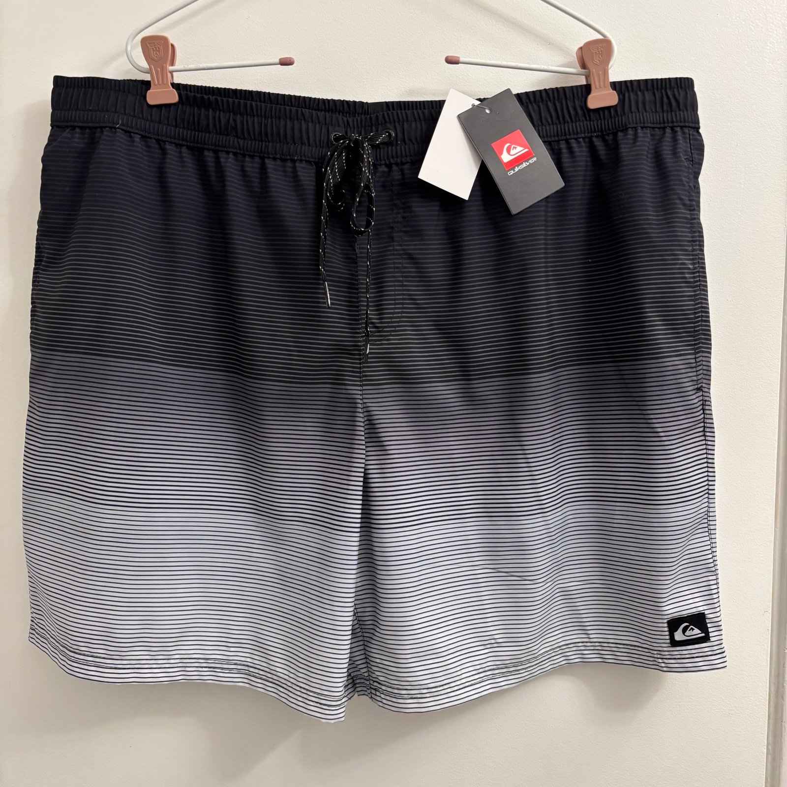 QUIKSILVER NWT Men’s 6.5” Massive Volley Swim Shorts, Black & Gray Striped
