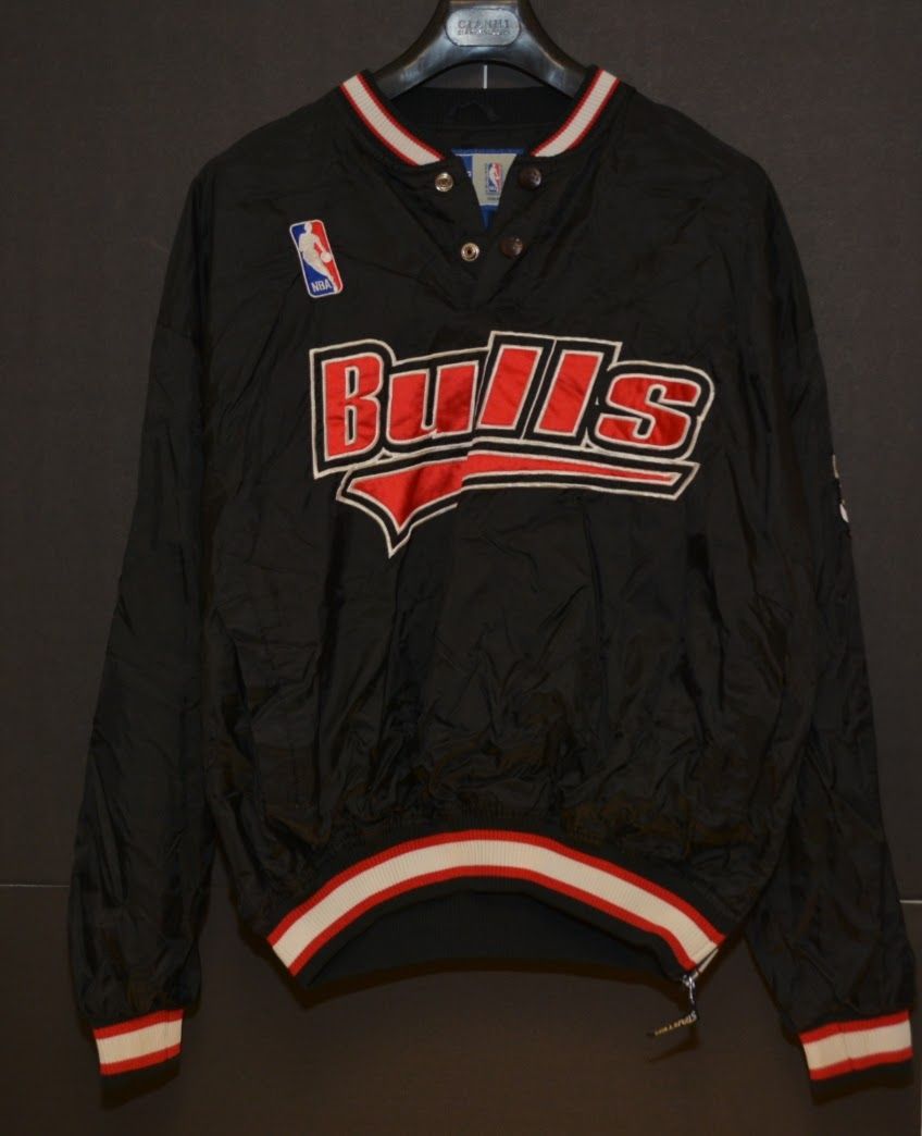 CHICAGO BULLS SATIN VTG STARTER JACKET