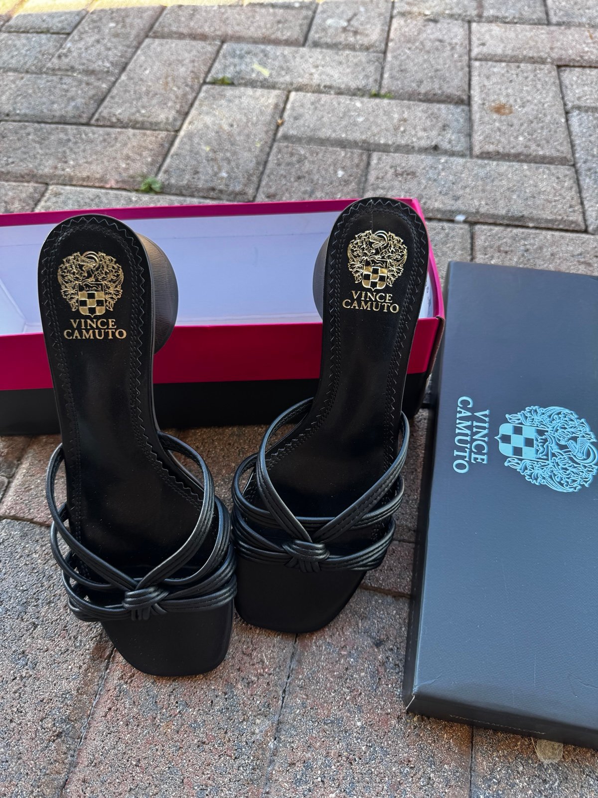 Vince Camuto shoes /heels size 6.5 / shoes size 6.5 /VINCE CAMUCO HEELS