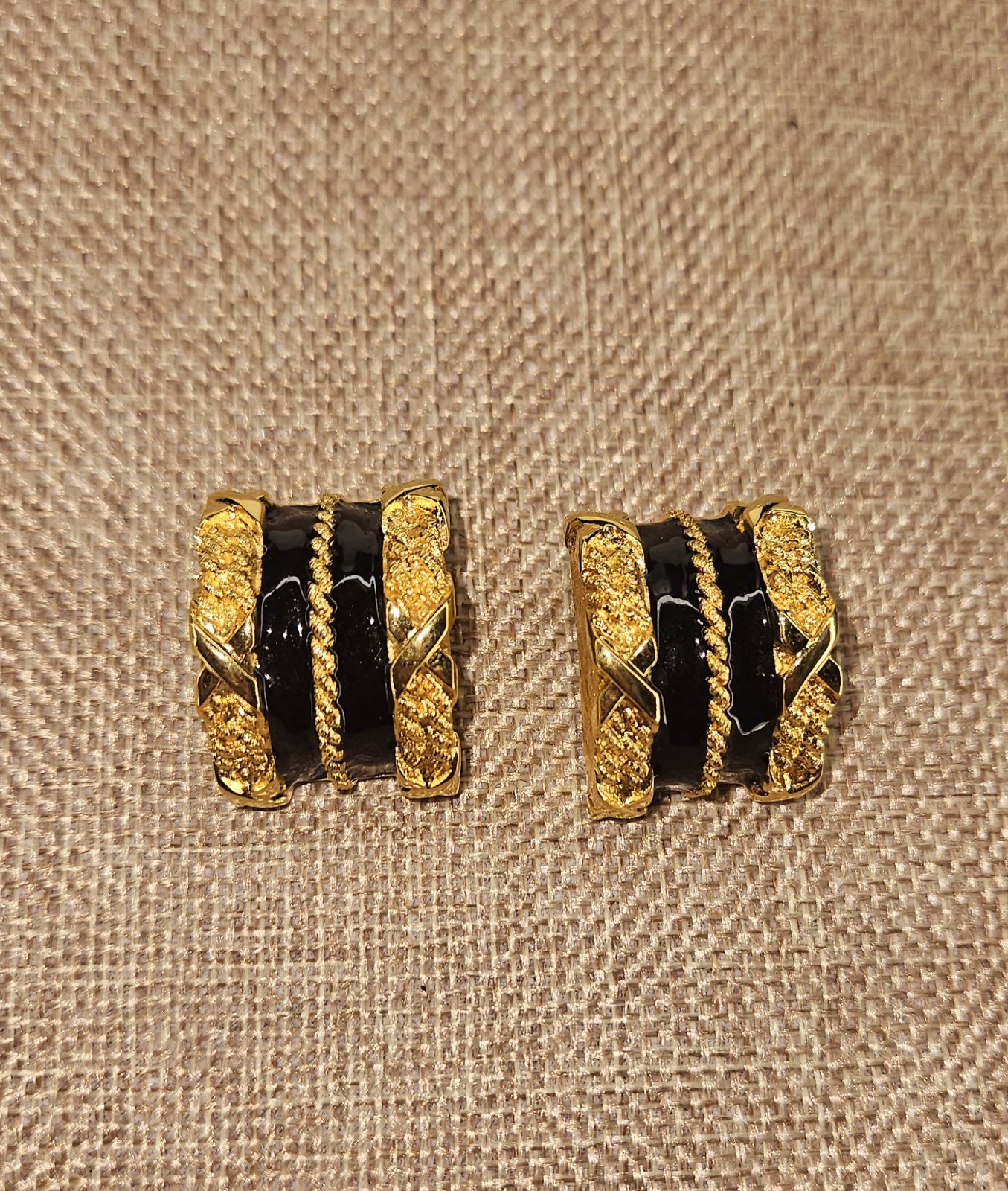 St John Vintage Earrings Gold Tone Clip On With Faceted Black Glass #jw3