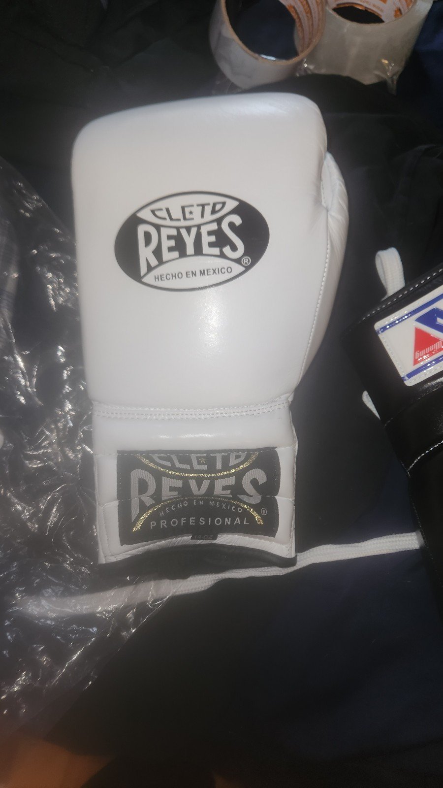 New 14 or 16 oz Cleto Reyes Boxing gloves