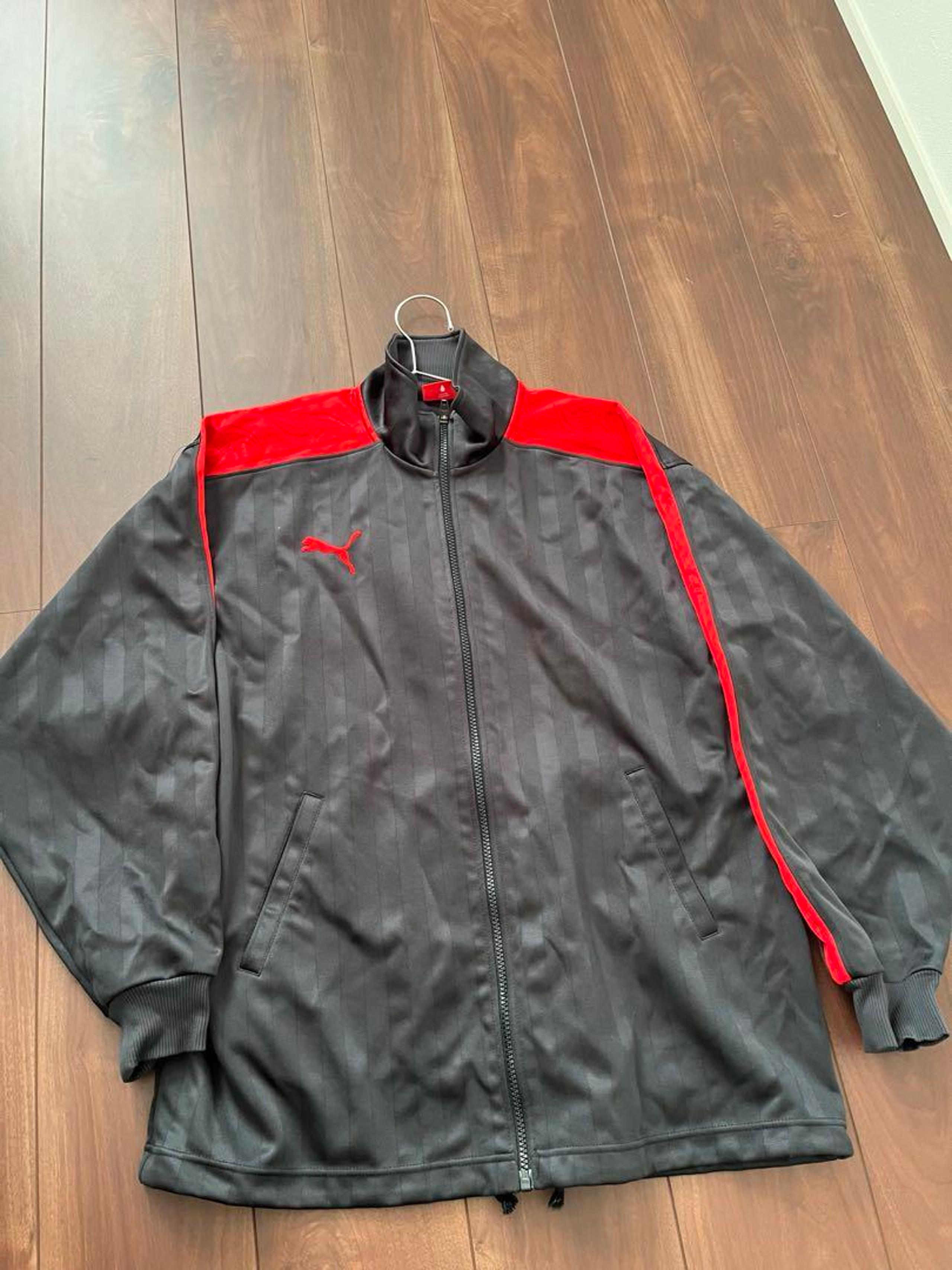 PUMA jersey S-M black/red top only