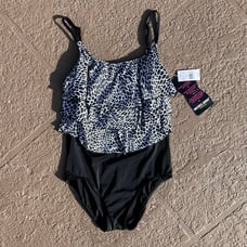 Brand new women’s Inches Away bathing suit, size 16