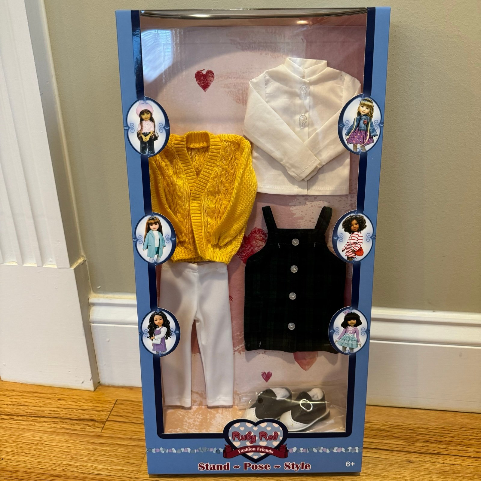 New Ruby Red Fashion Friends Doll Jumping For Joy Outfit Sweater Jumper Shoes