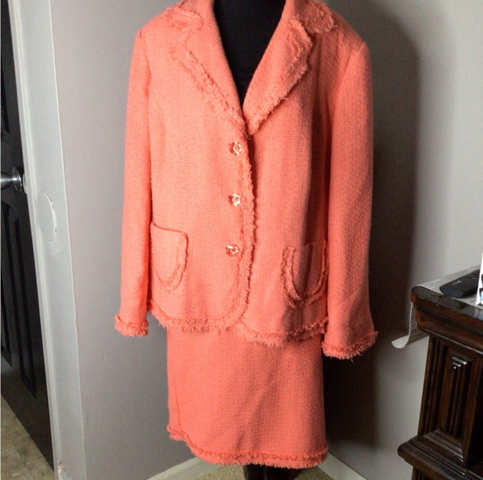 Two piece women’s suit size 20W #468