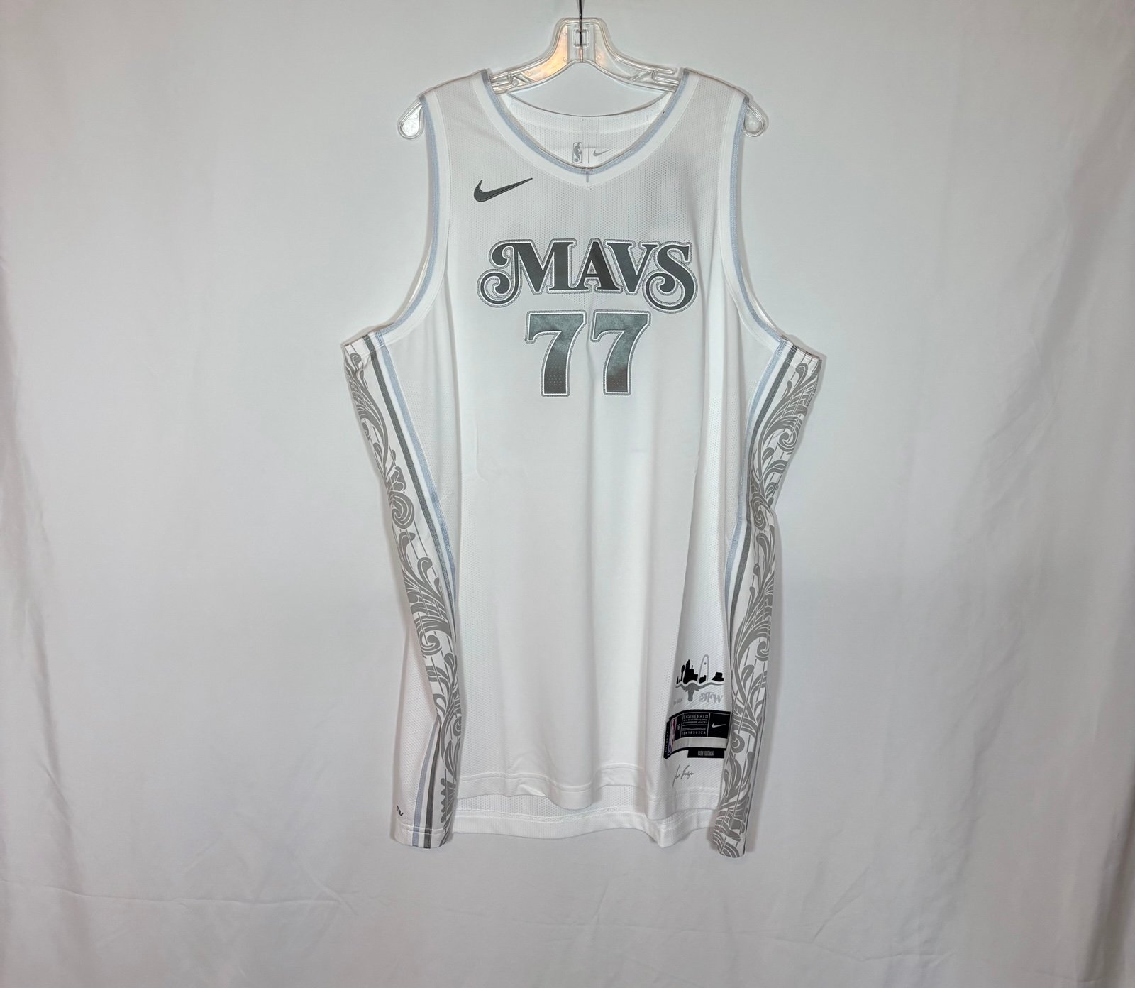 Nike Dallas Mavericks #77 Luka Doncic City Edition Authentic Jersey Size 56 2XL