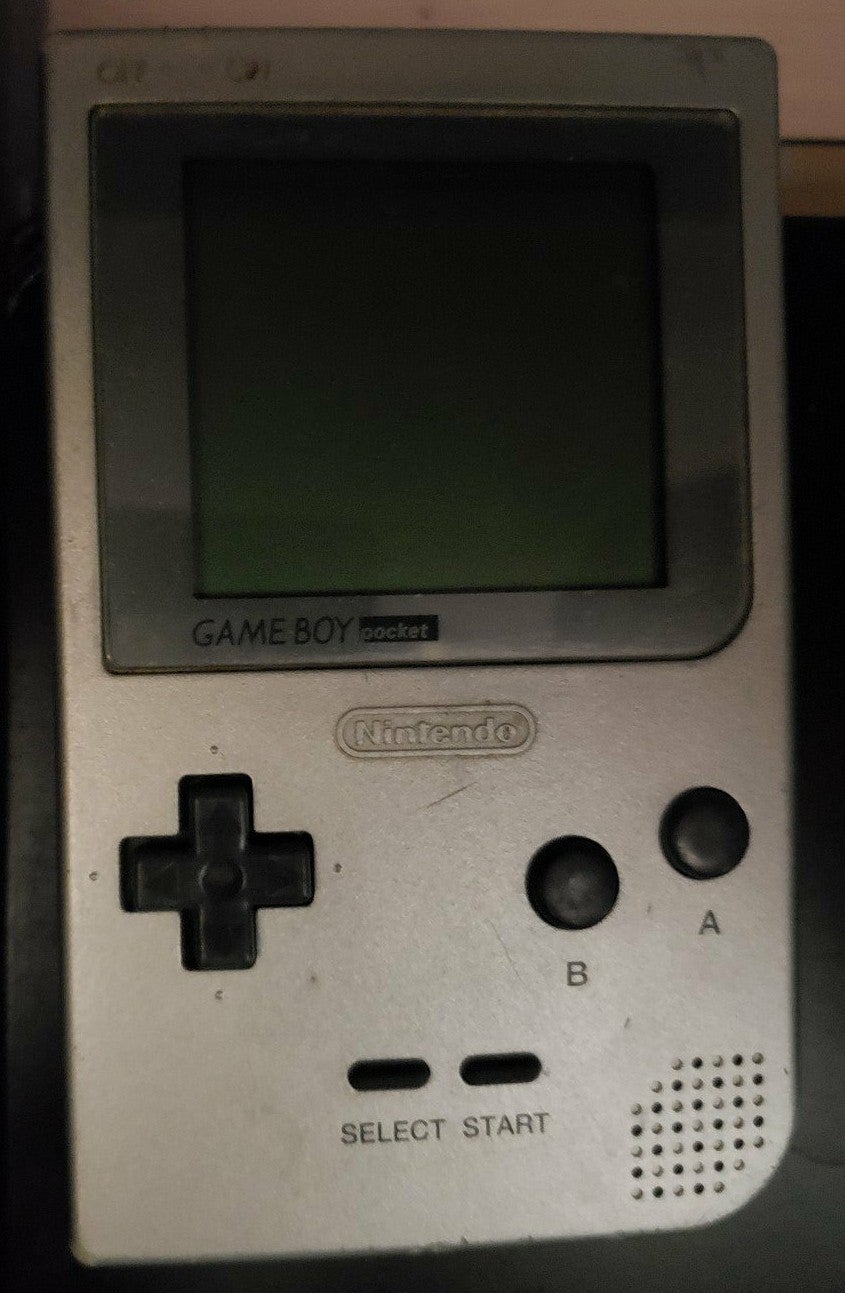Nintendo Game Boy Pocket in Silver