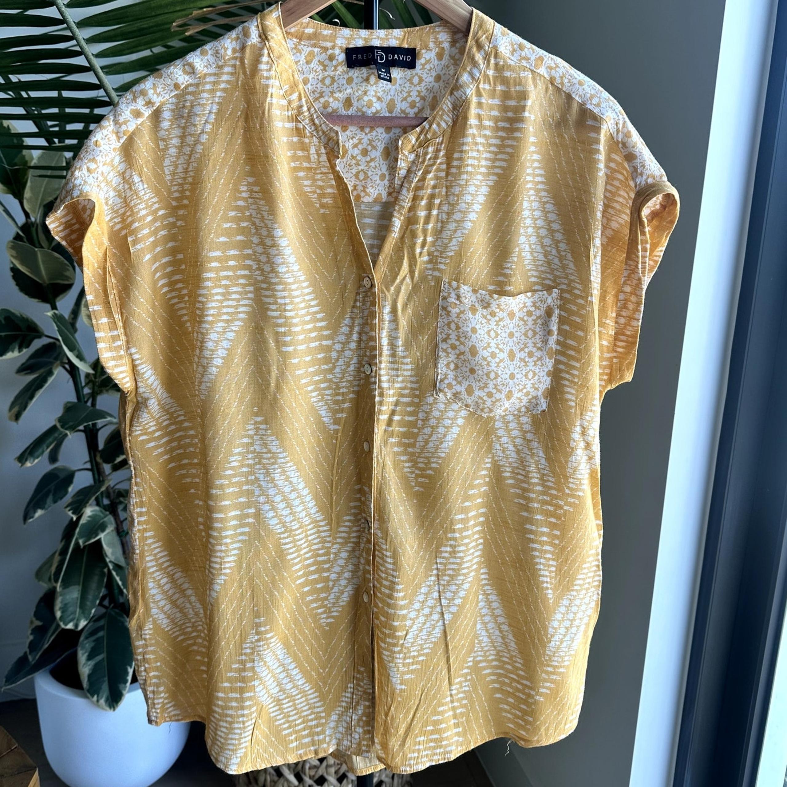 Fred David Women Yellow Chevron Print Button Top Blouse M Boho Vacation Retro