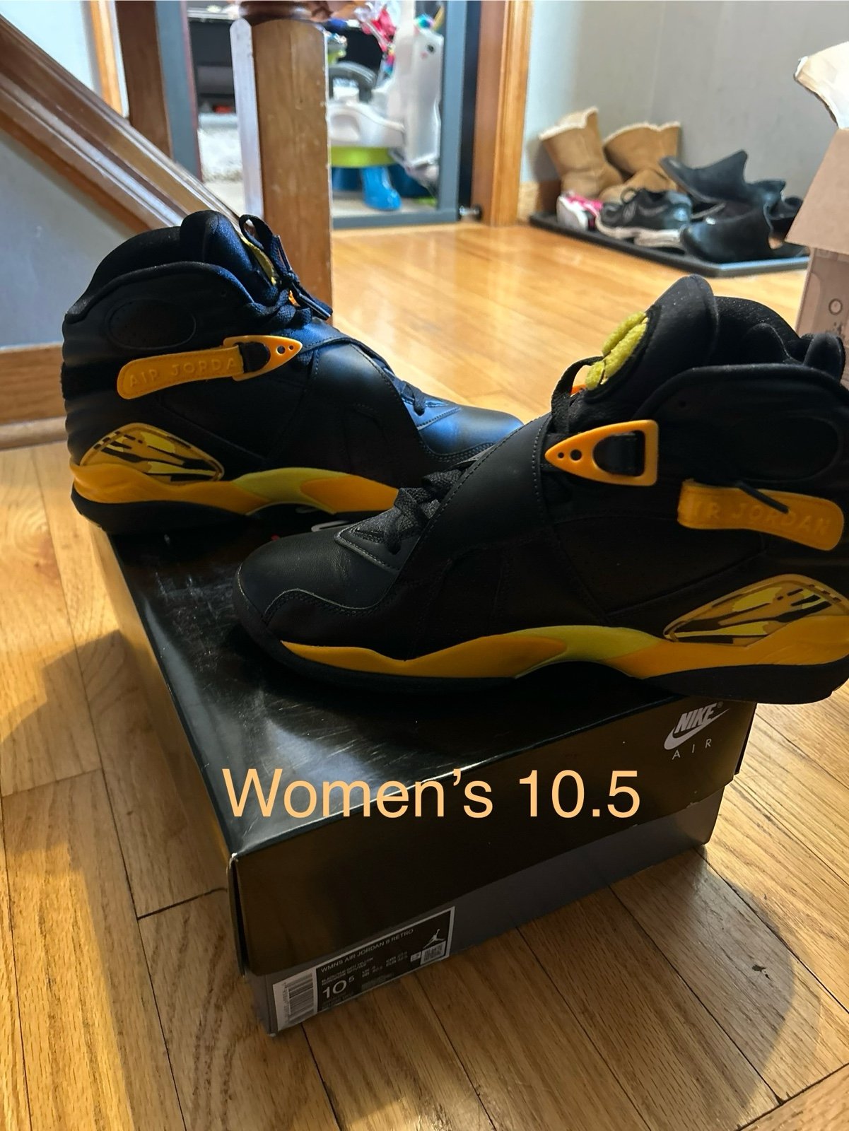 Air Jordan women’s retro 8