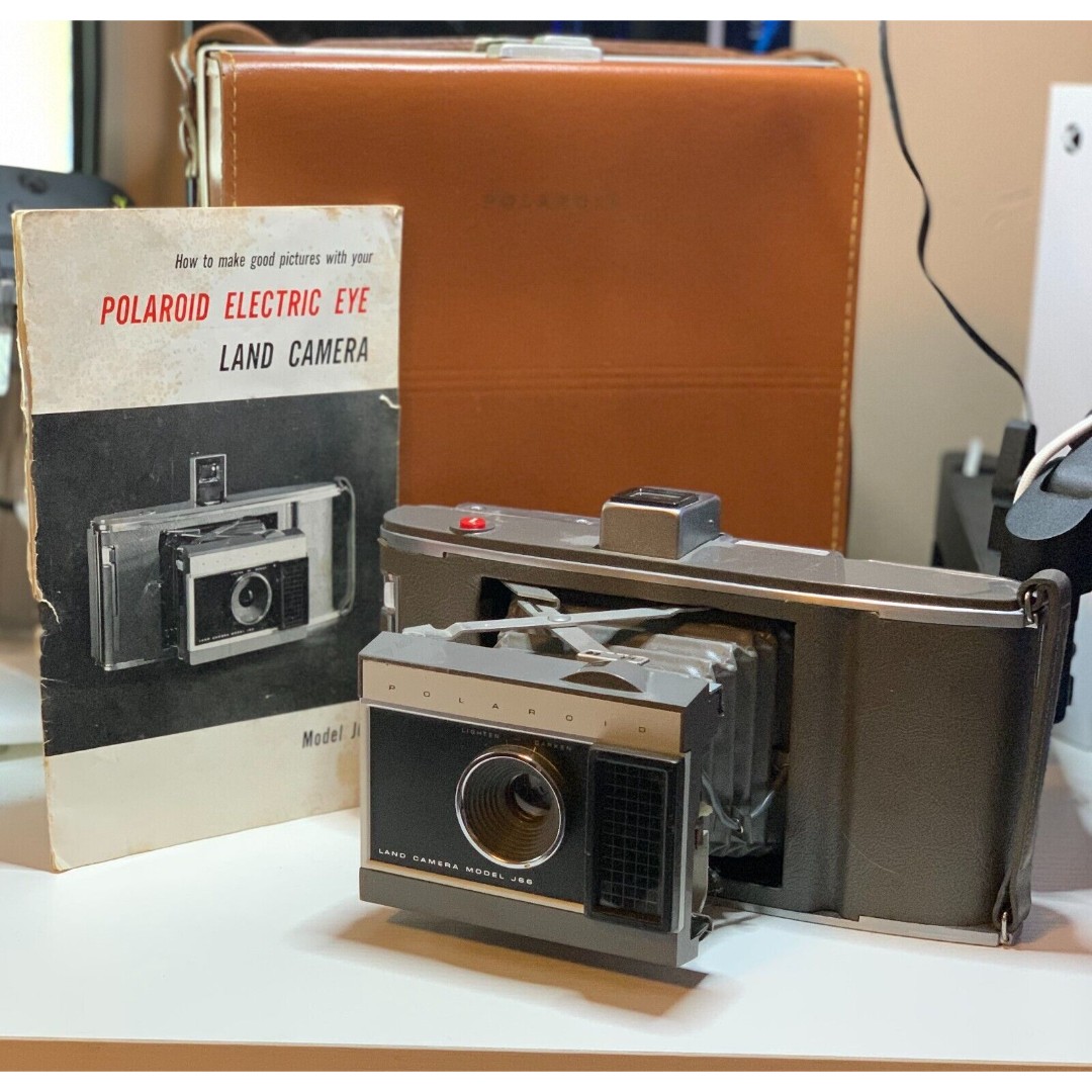 Vintage 1960's POLAROID Folding Land Camera MODEL J66 in Original Leather Case