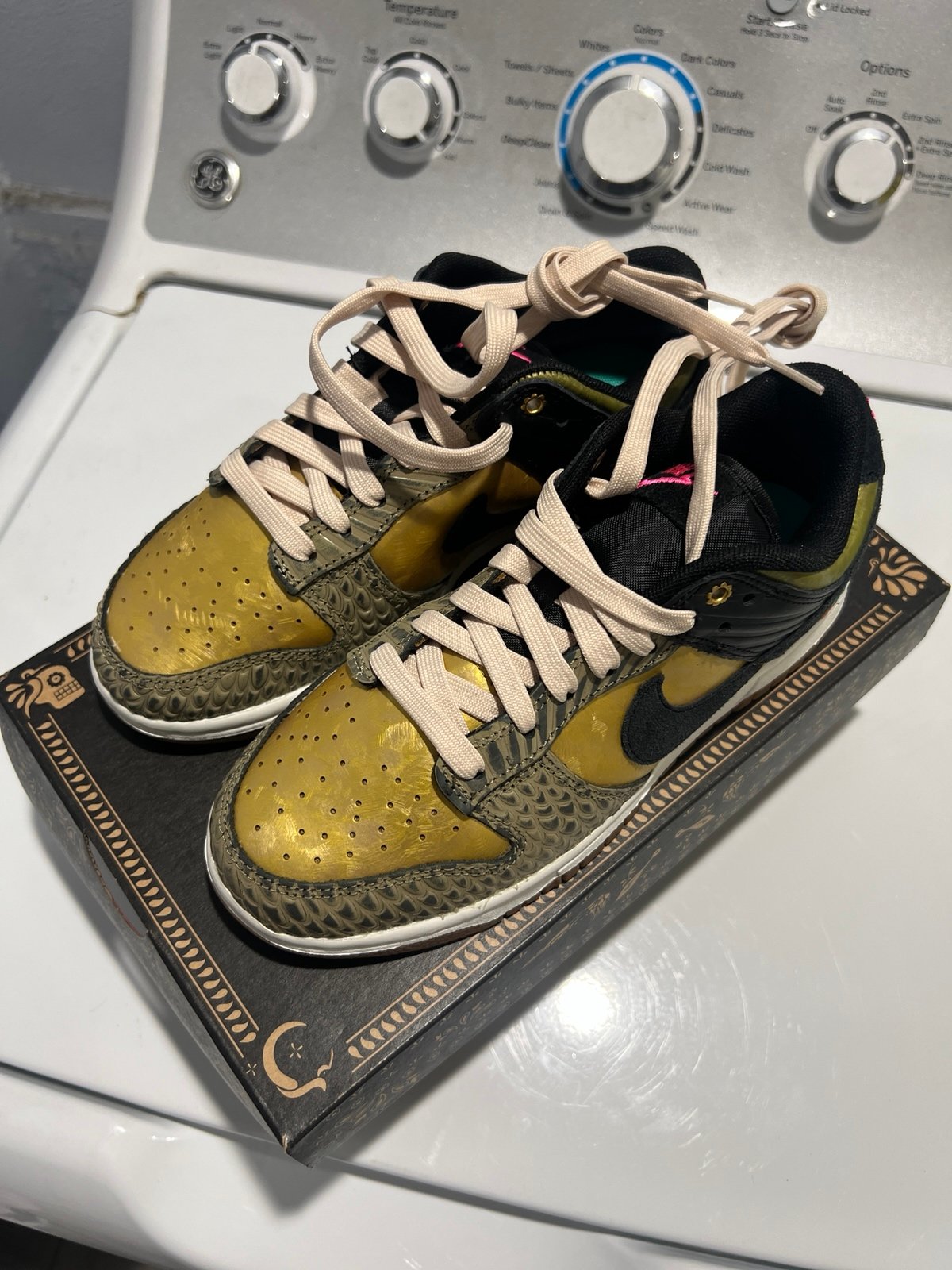 Nike dunk low black khaki metallic gold size 5 wmns