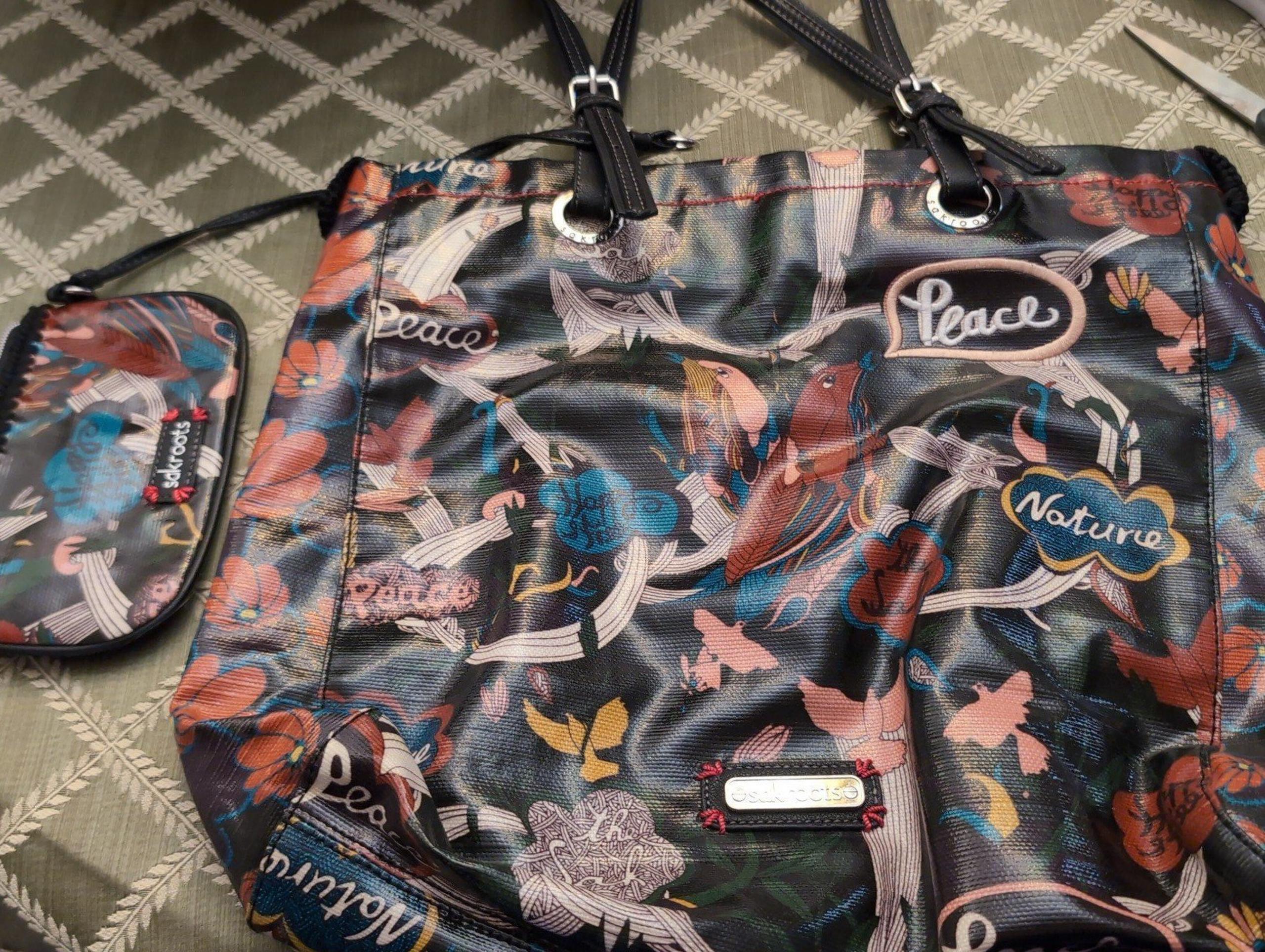 Huge 16"x16" Sakroots slick artsy Tote/Coin Purse and Wristlet Purse