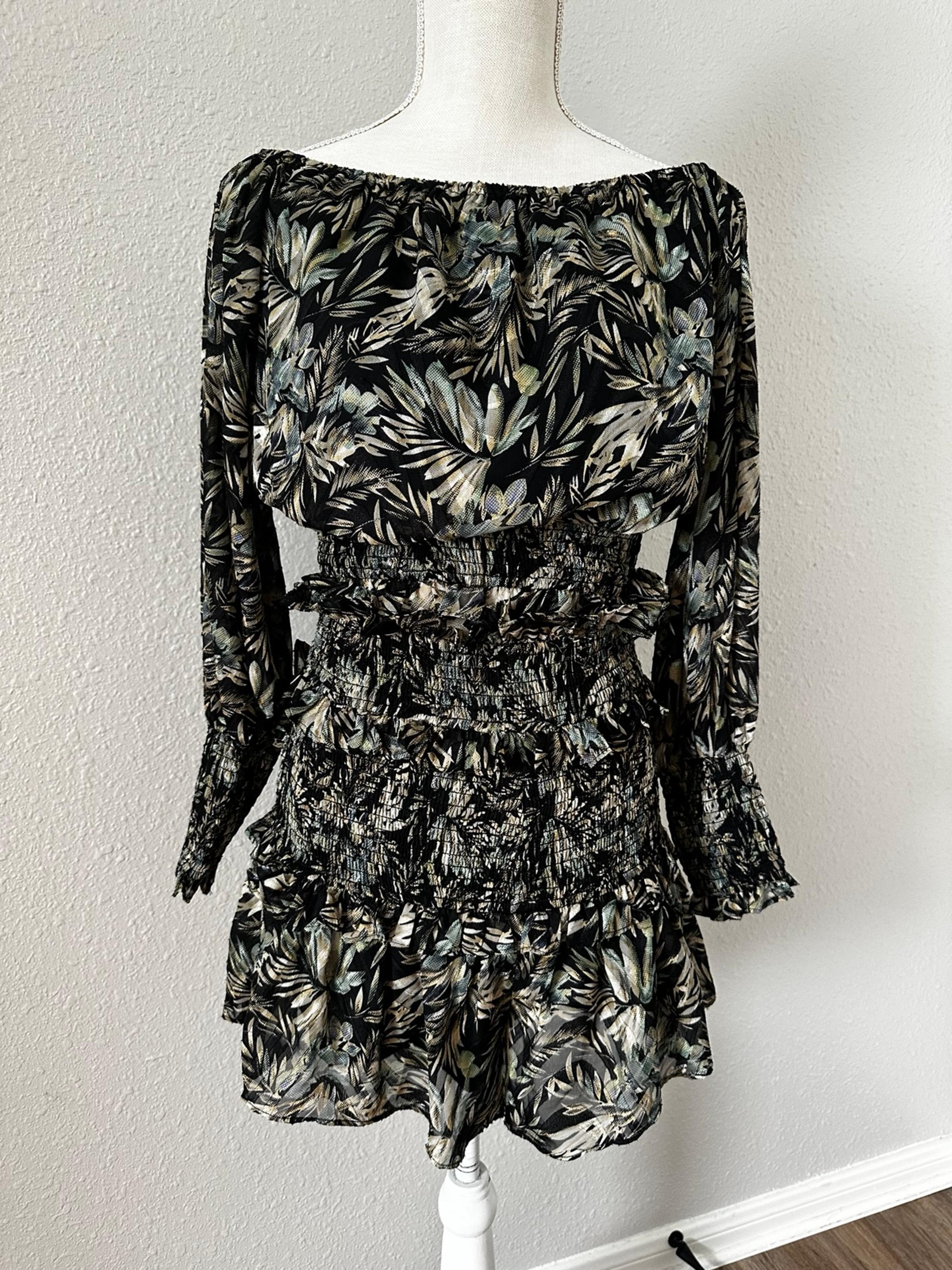 Elliatt Mia Set  Blouse Top Shirt Shorts Womens Small