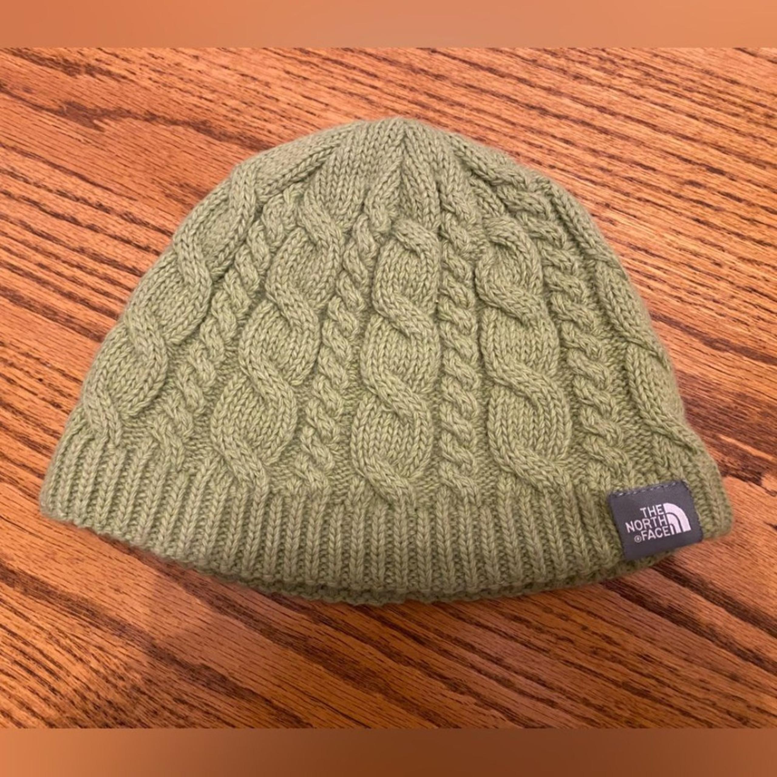 The North Face Light Green Twist Cable Knit Fleece Cap Winter Beenie Hat