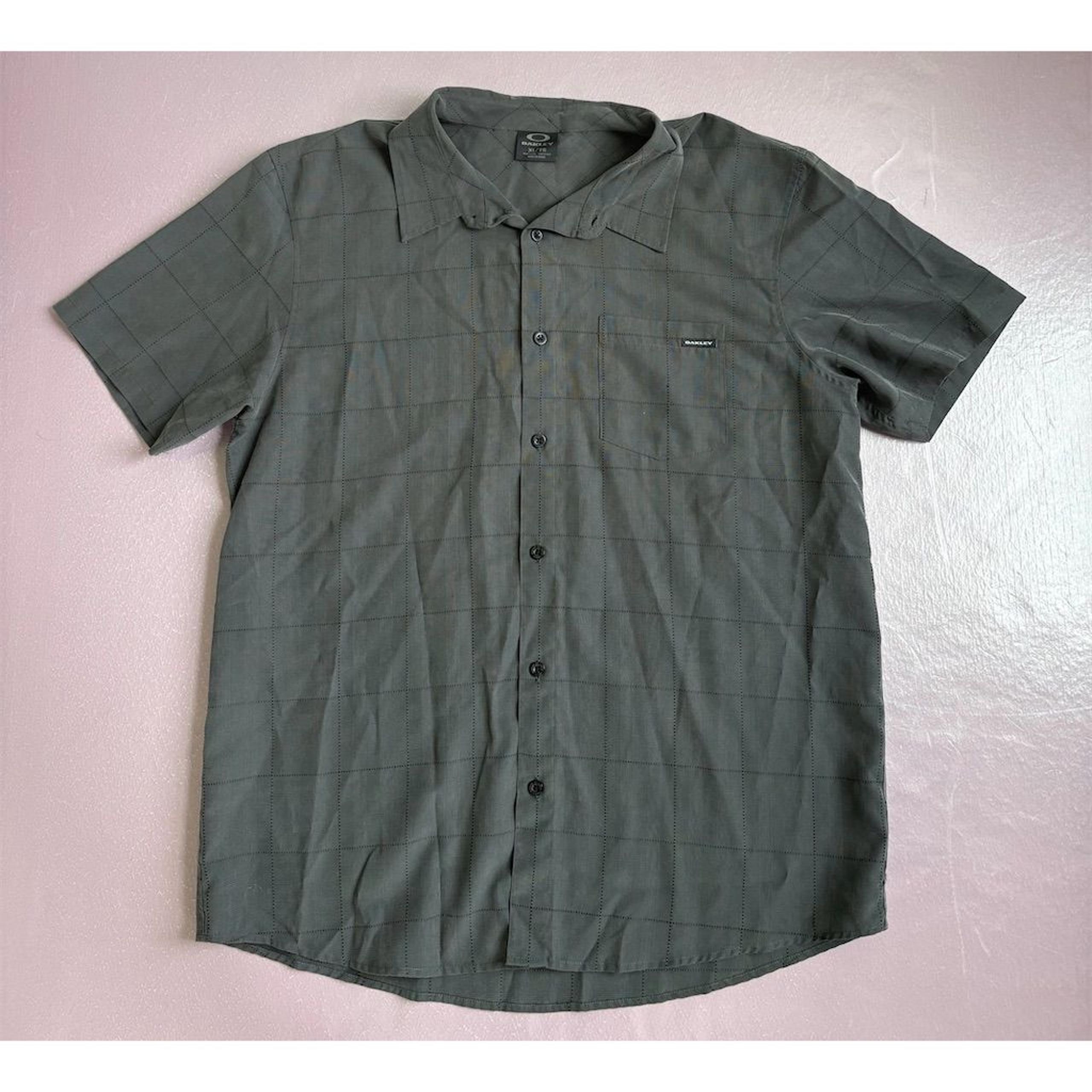 Oakley Men's XL Black Check Short Sleeve Button-Up Shirt