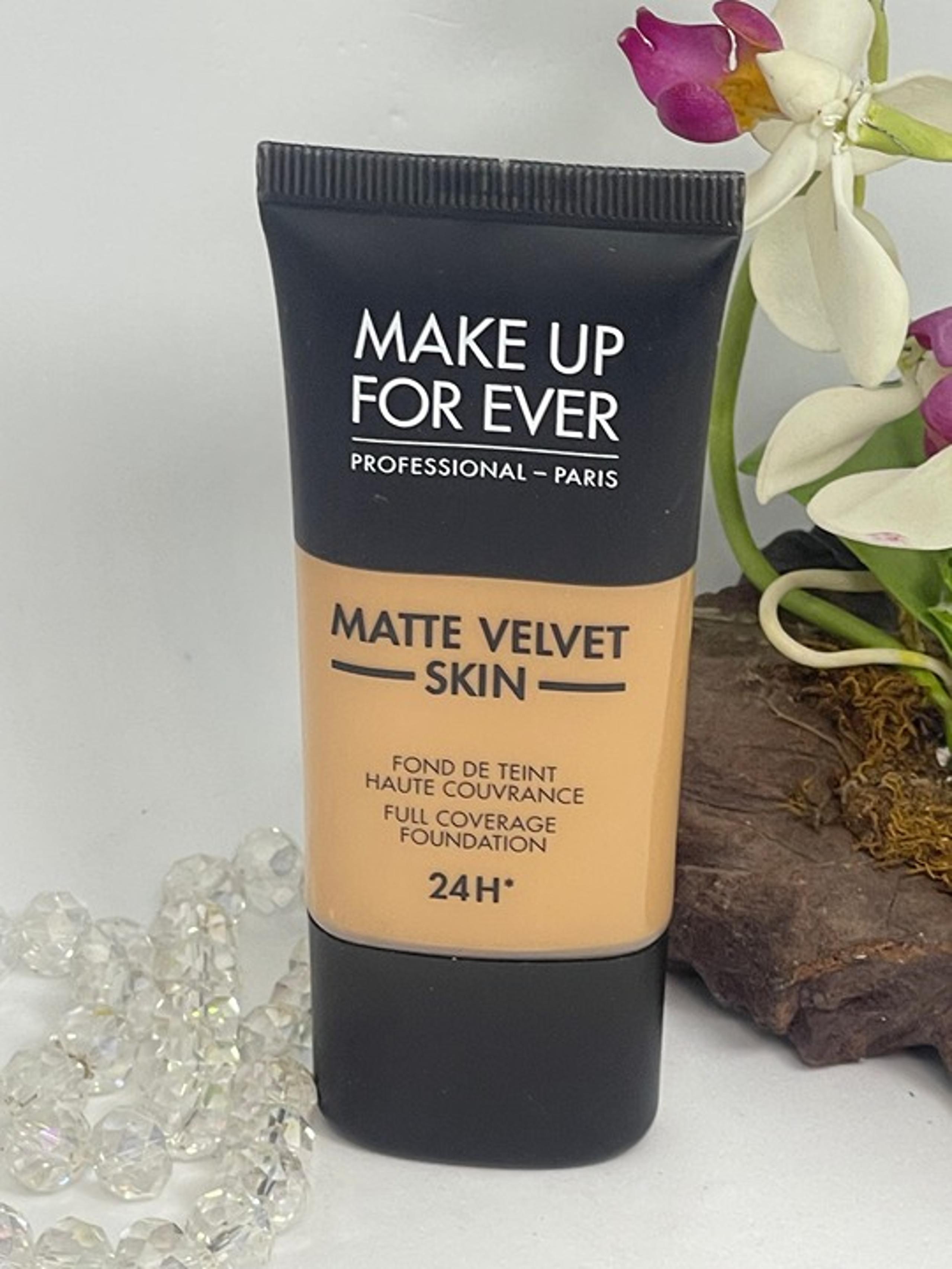 Make Up For Ever Matte Velvet Skin Liquid Full Coverage Foundation - Y425 - New