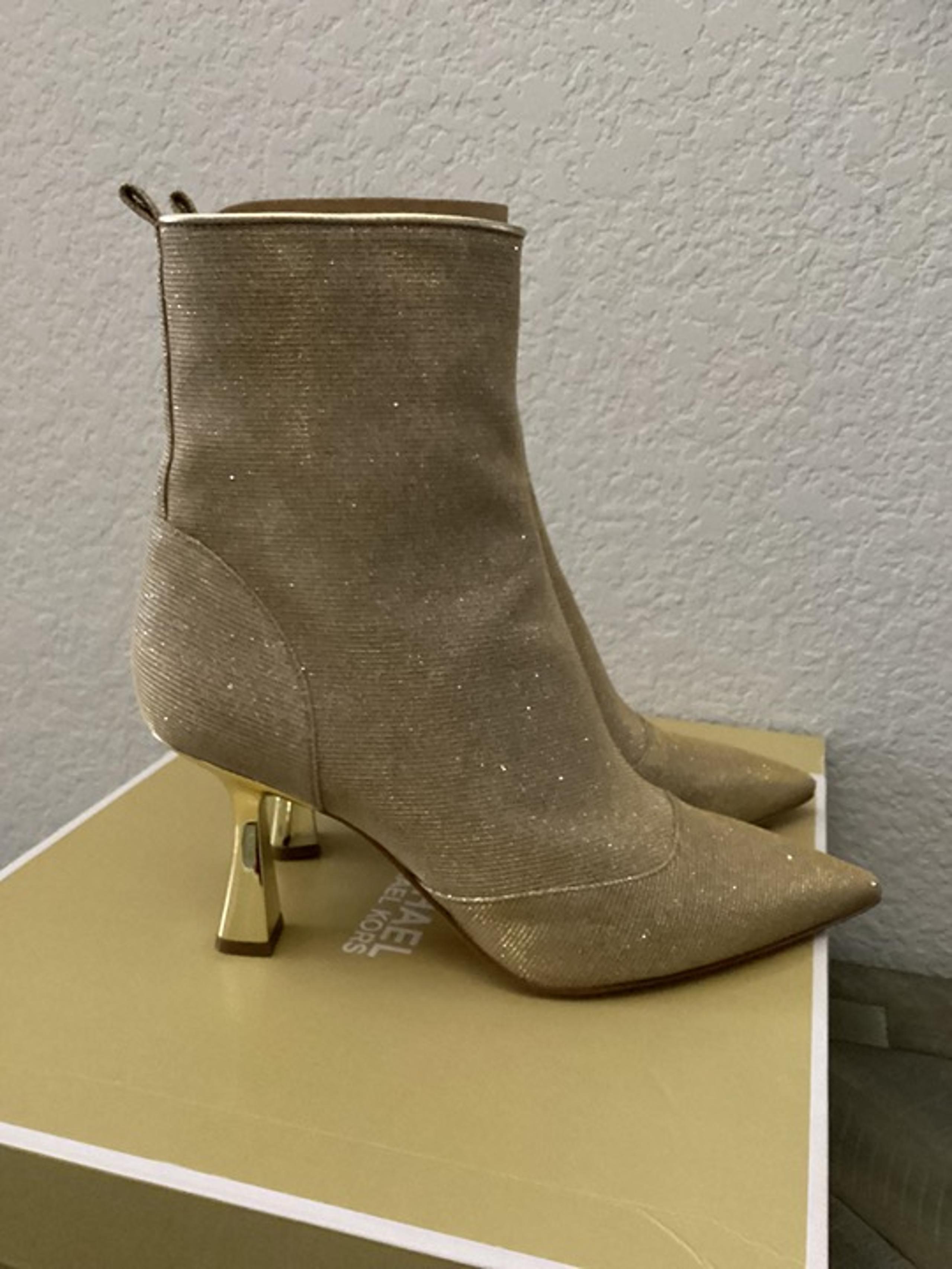 NWT MICHAEL MICHAEL KORS Women's Clara Side-Zip Pointed-Toe Heeled Dress Boots