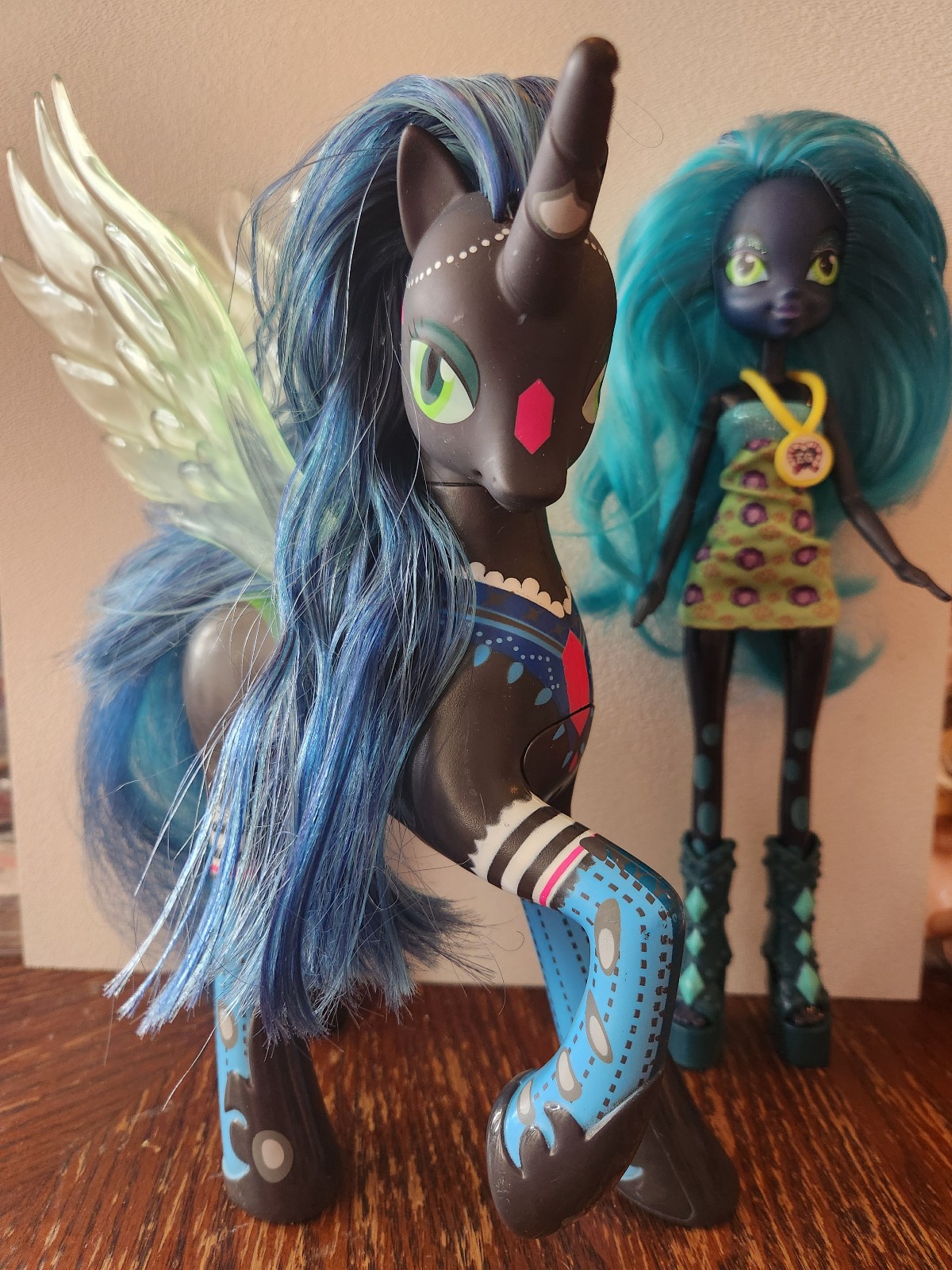 My Little Pony Queen Chrysalis Figure doll duo Talking Light-Up Wings works MLP