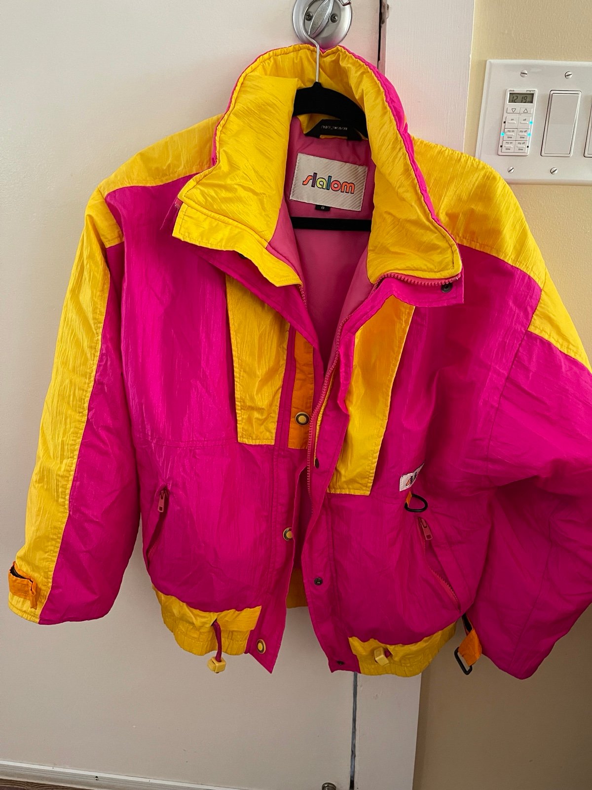 Slalom 80’s Vintage pink and yellow ski puffer jacket