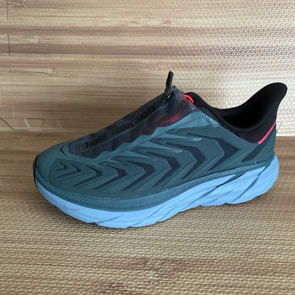 Hoka One One Project Clifton Shoes Men’s Size 8.5 Women’s Size 9.5