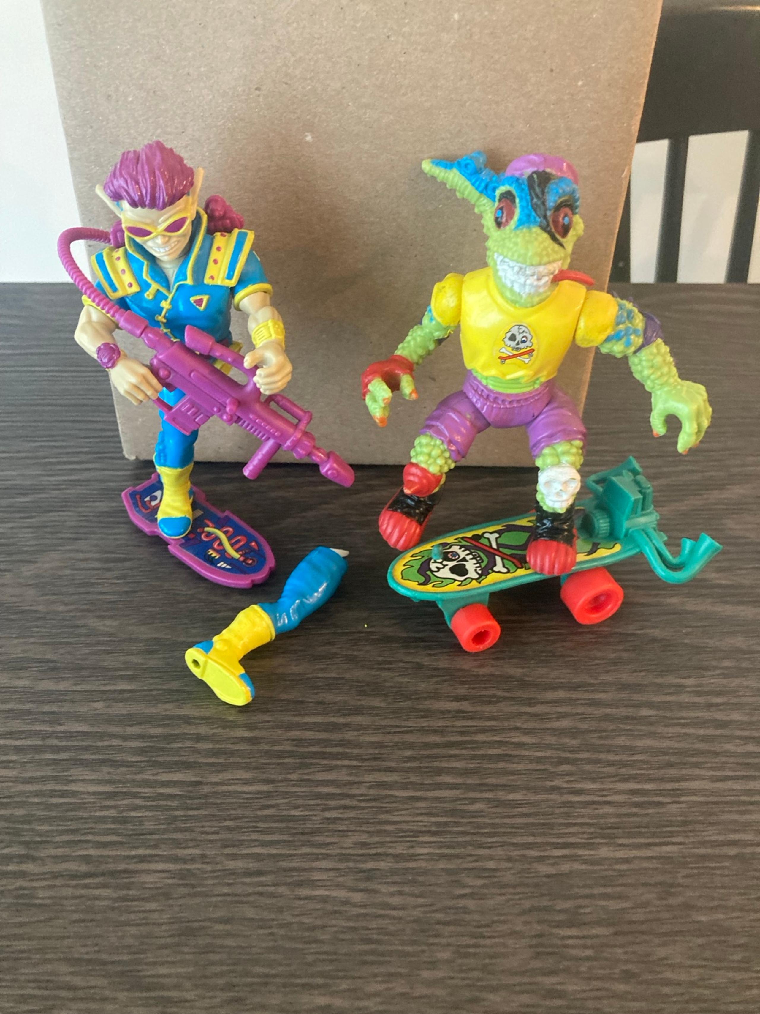 Vintage TMNT Zak The Neutrino Figure & Mondo gecko Complete Read Description.