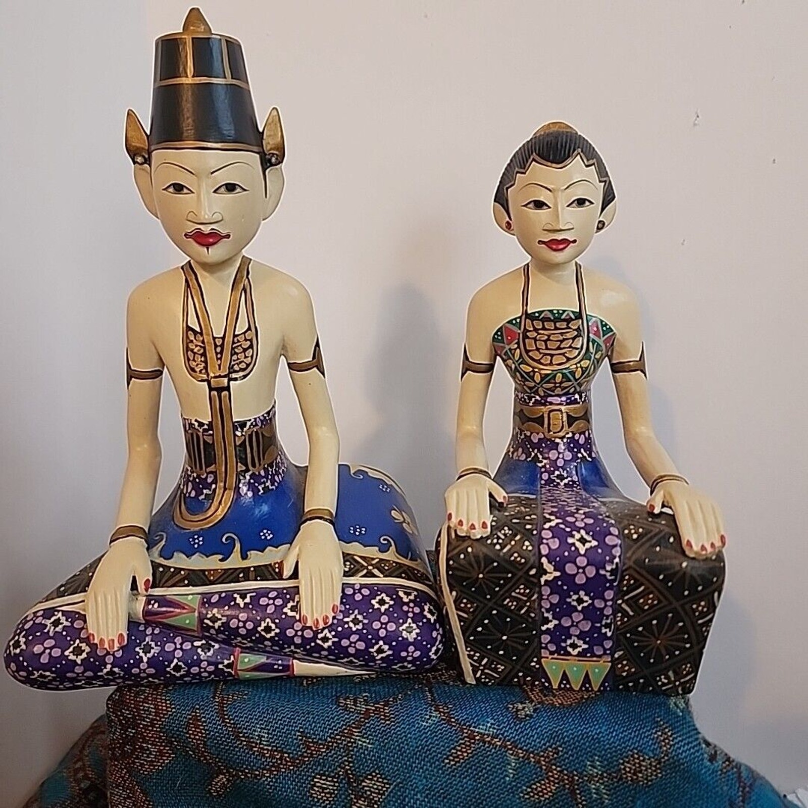 Vtg Handcarved Handpainted Wedding Couple Indonesia Very Detailed Wooden