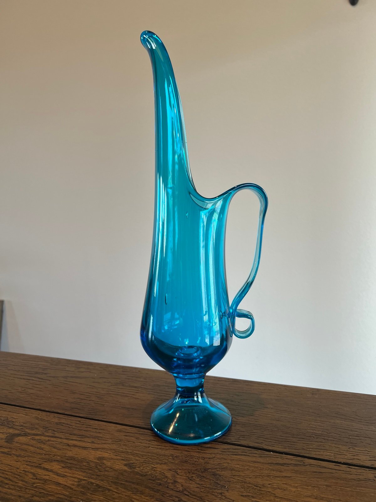 LE Smith Swung Stretch Glass Pitcher 15.25 Simplicity Peacock Blue Vintage