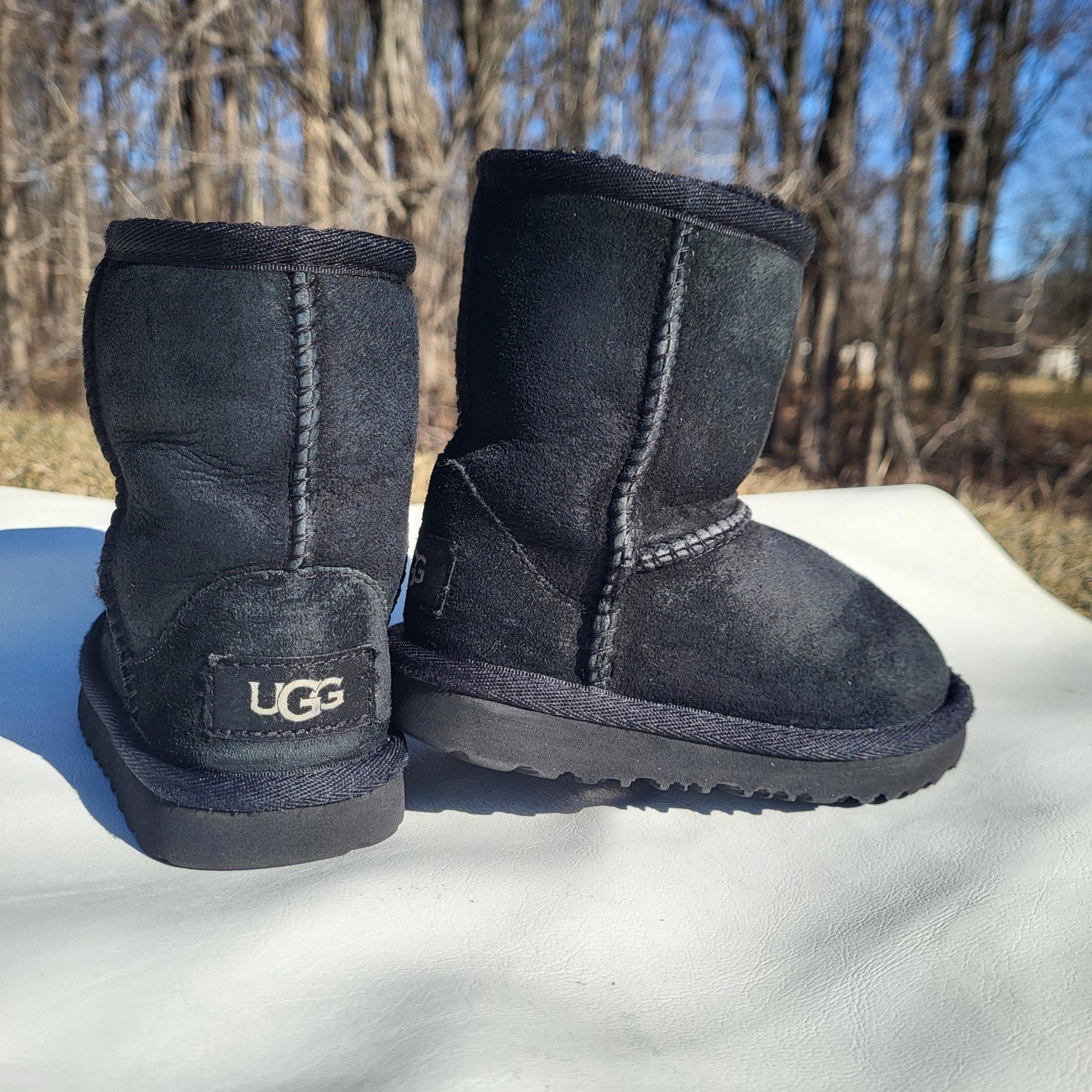 Ugg Classic Short Insulated Black Boots - UGG Australia