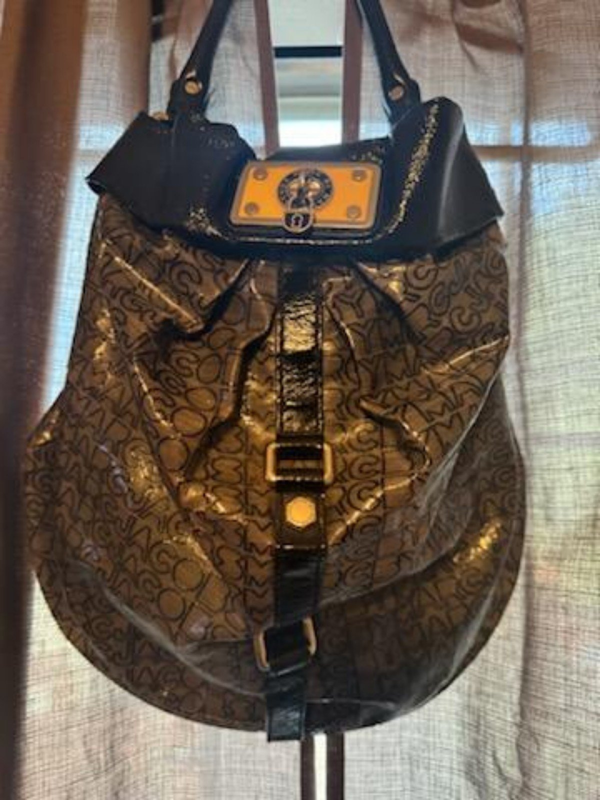 Handbag