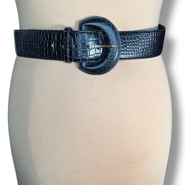 Vintage 80s Belt Black Crocodile Effect Genuine Leather Belt Round Buckle Large