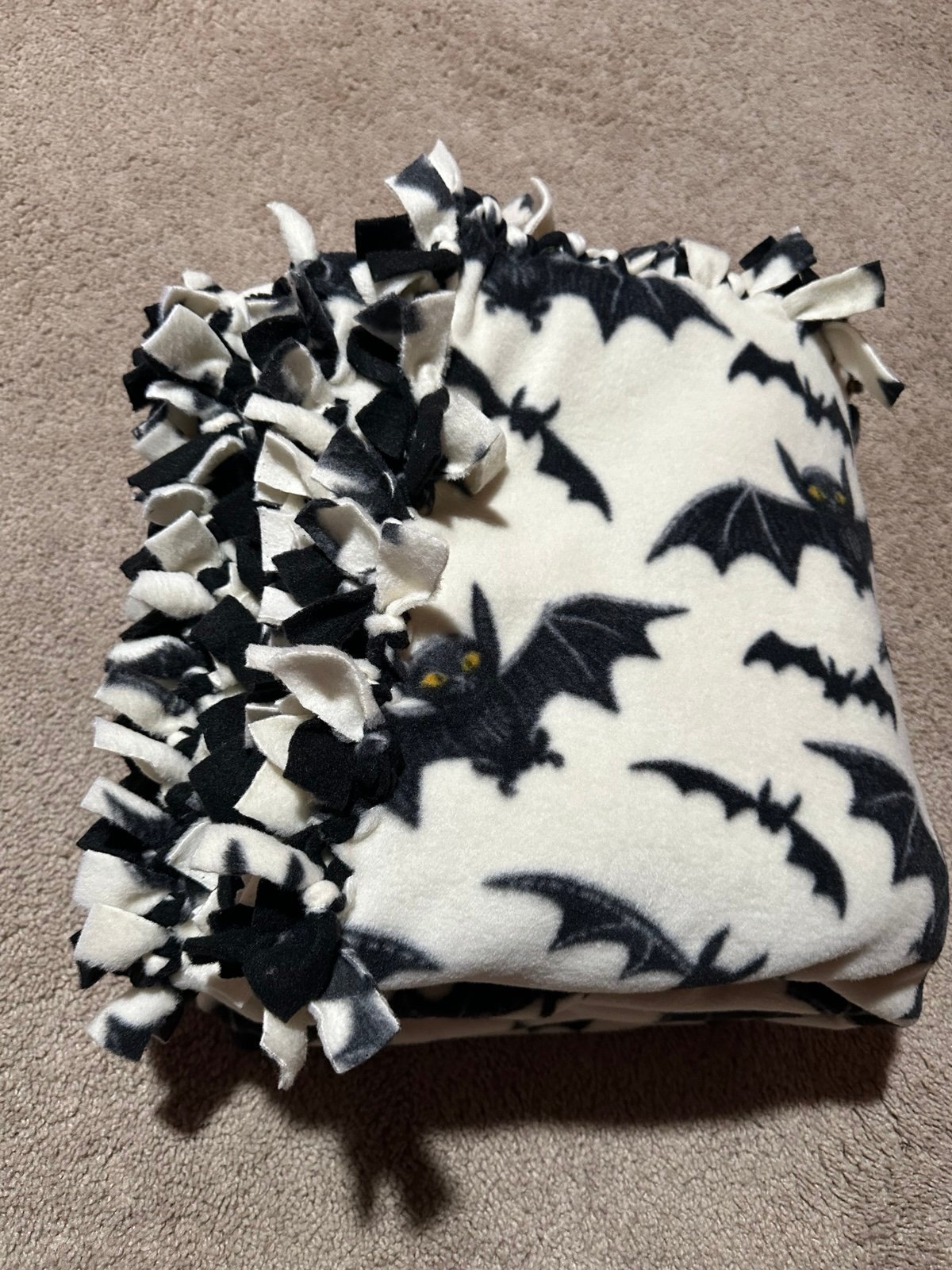 Tie blanket