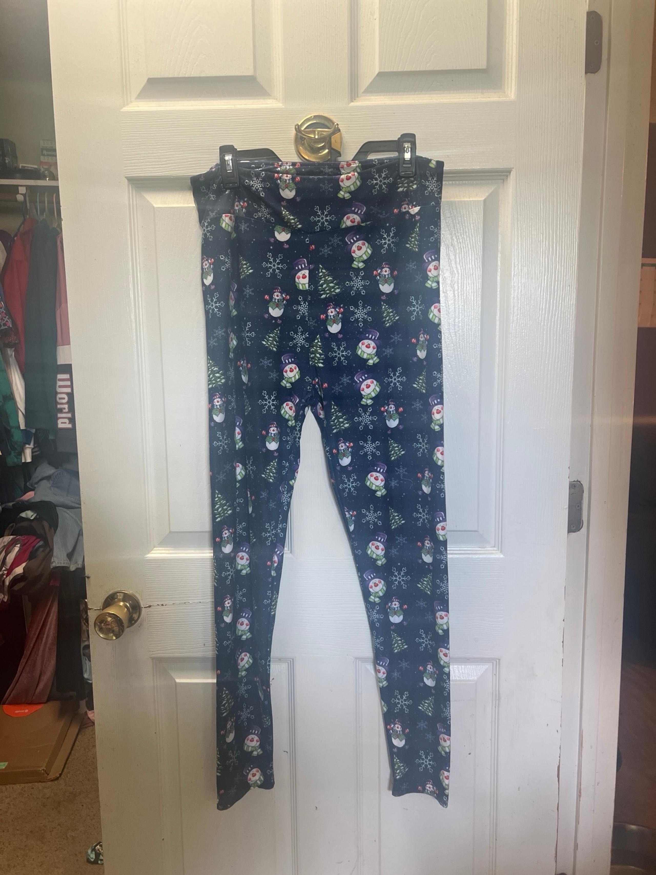 Ladies TC snowman leggings