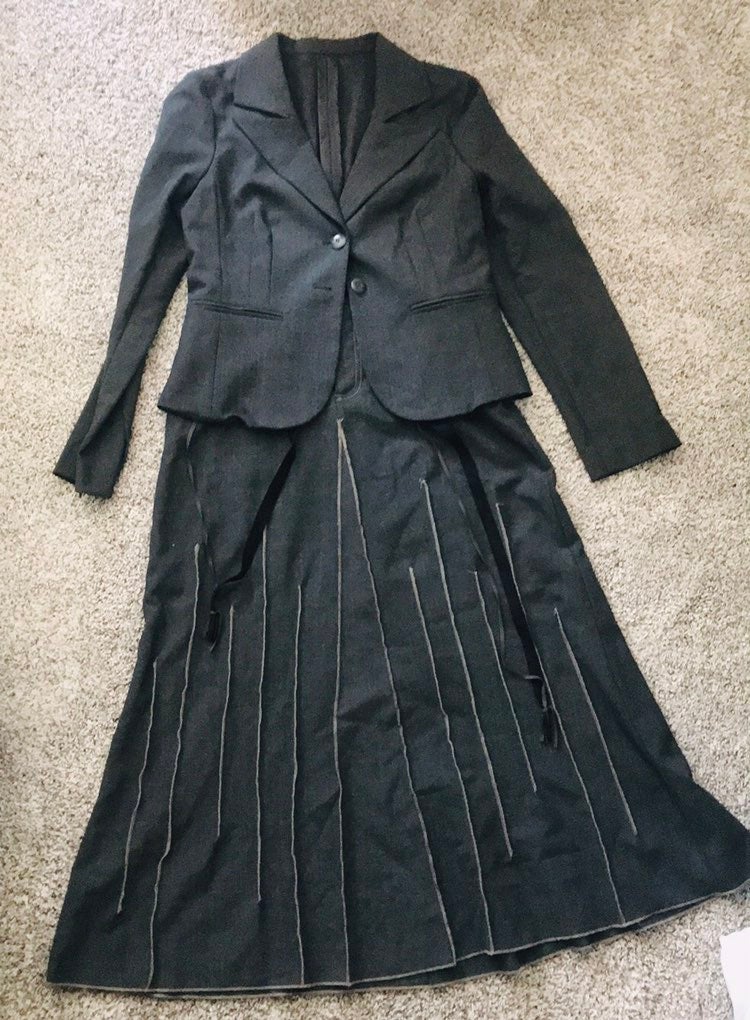 VINTAGE Drama 2 Piece Women's Skirt Suit Gray Sz 6 / 8