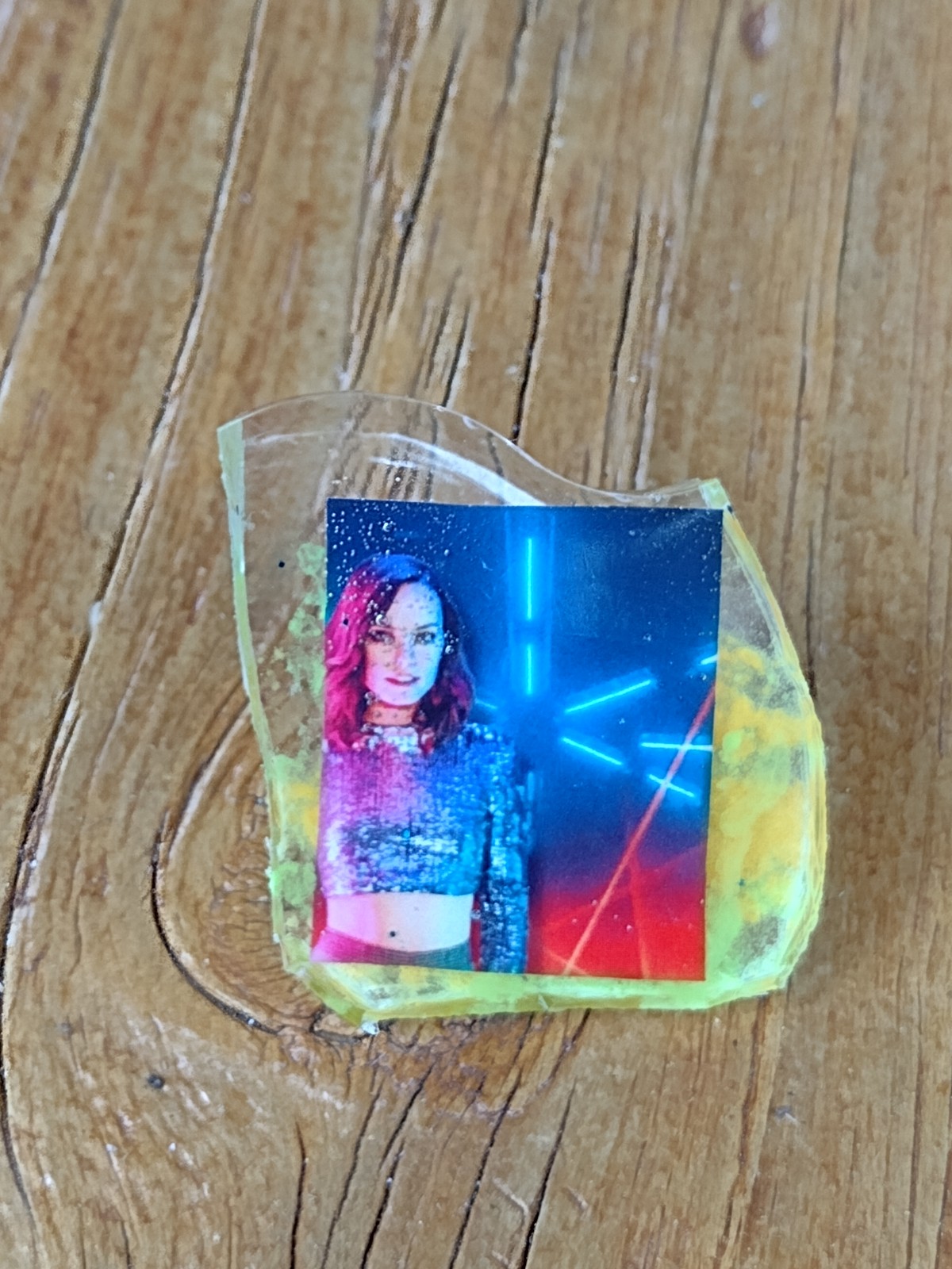 factory direct sales REY STAR WARS GLOW PIN Handmade factory direct sales REY STAR WARS GLOW PIN Handmade