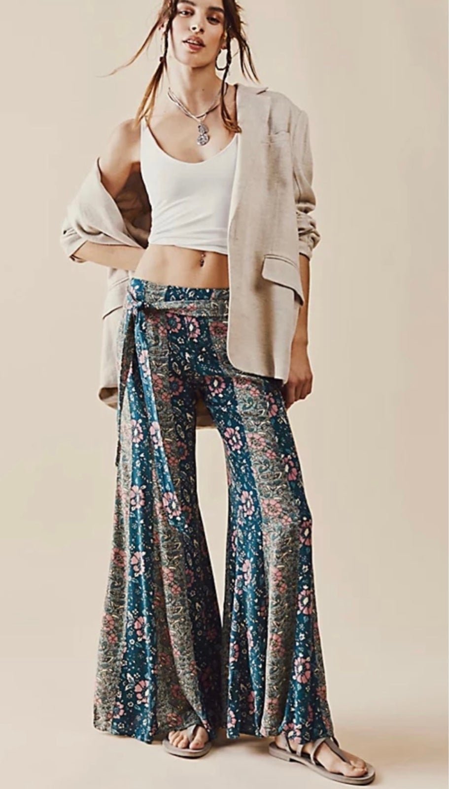 NWOT printed wide leg pants , lightweight fabric. M (FINAL PRICE 85)
