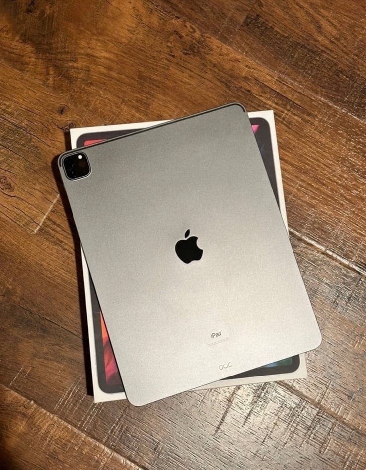 Apple iPad Pro 12.9” 4th generation (2020) — 256GB