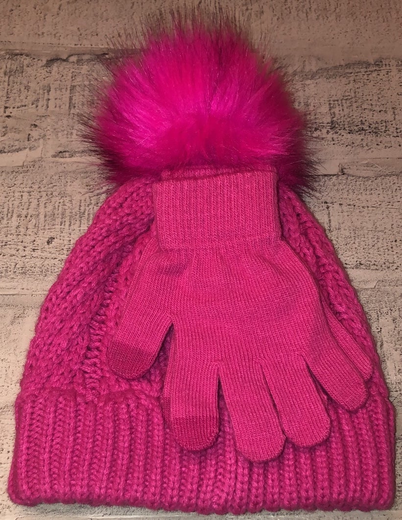NWT Girls 2piece set pink fur Pom beanie & gloves M/L