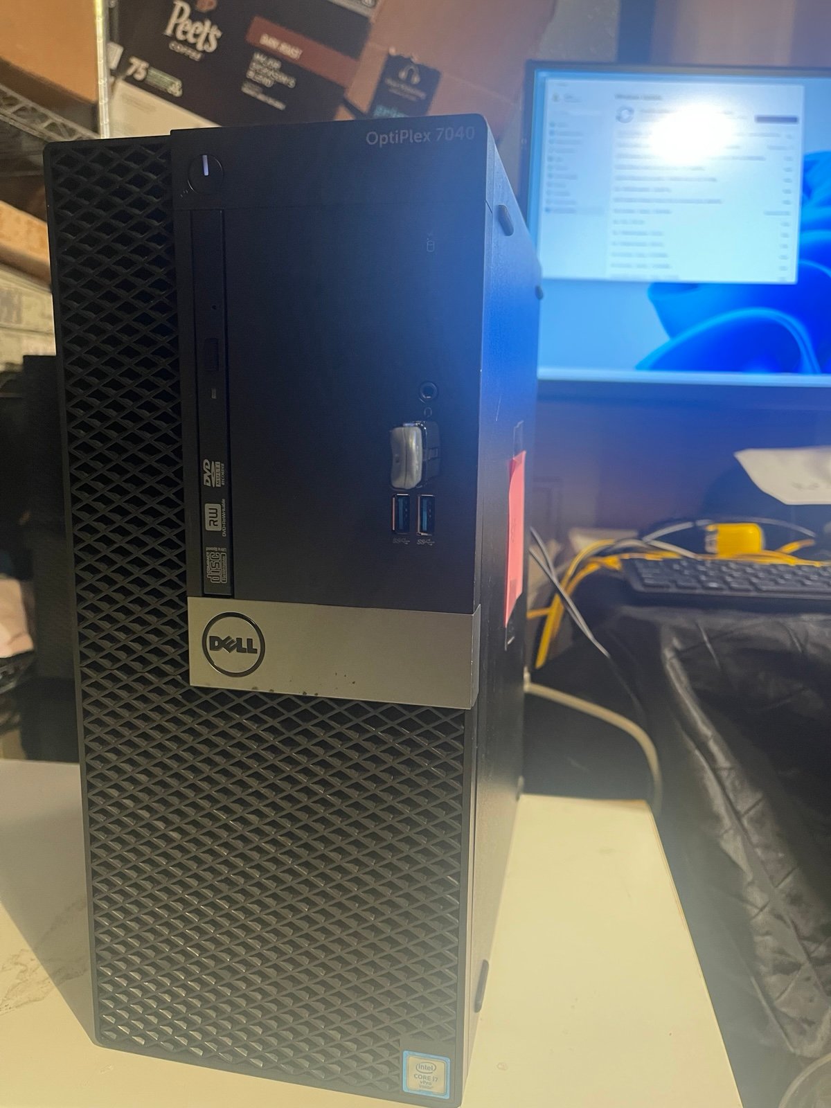 Dell OptiPlex 7040 - 27 with dual DVI and Display Port card