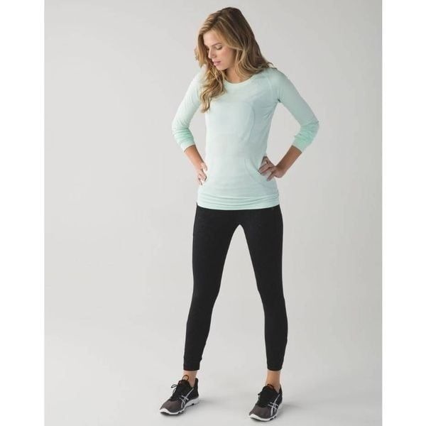 LULULEMON ATHLETICA Swiftly Tech 2.0 Long Sleeve Size 8