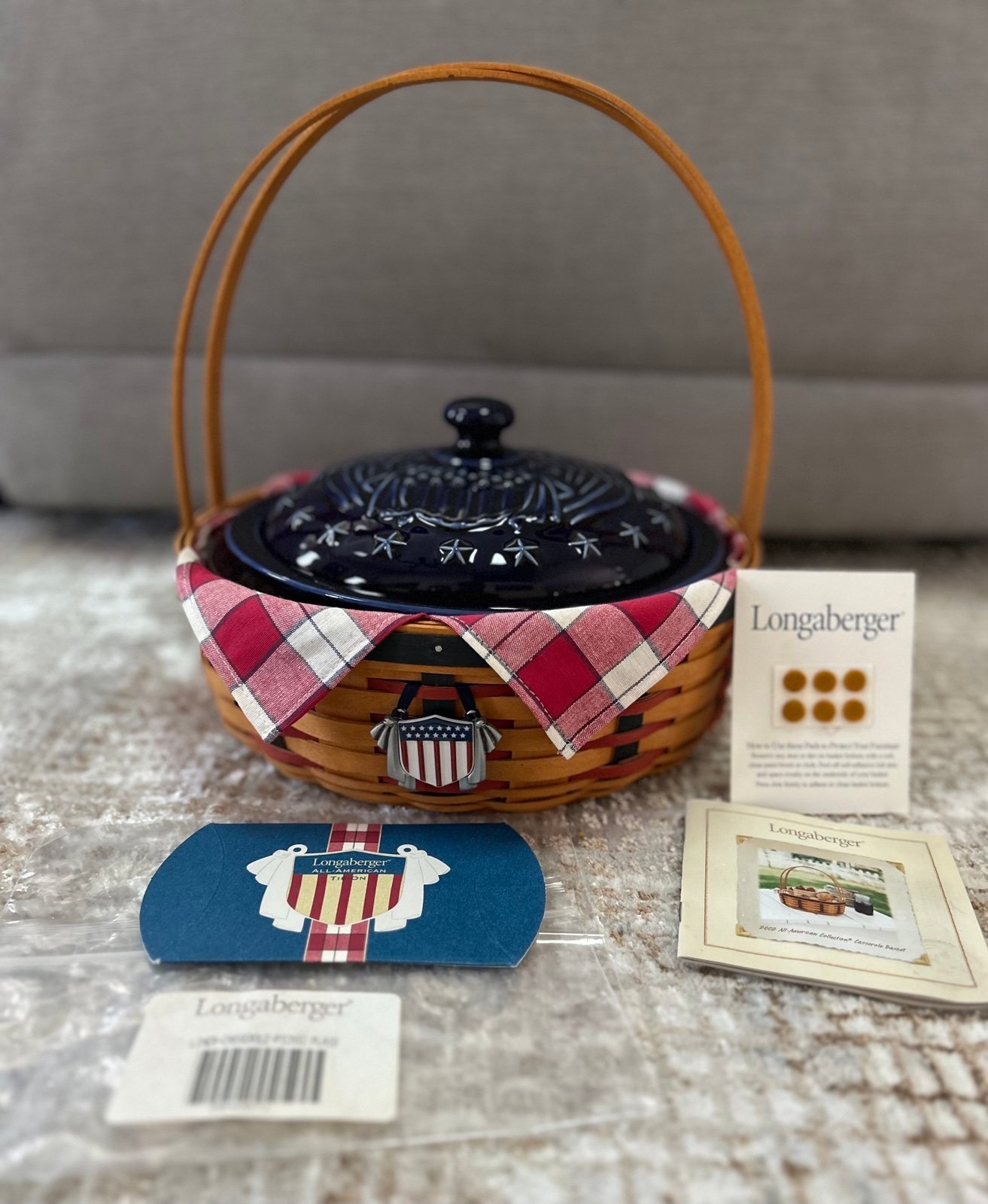 Longaberger Classic 2002 USA American Eagle 1 ½ Qt. Casserole Dish Basket Liner.