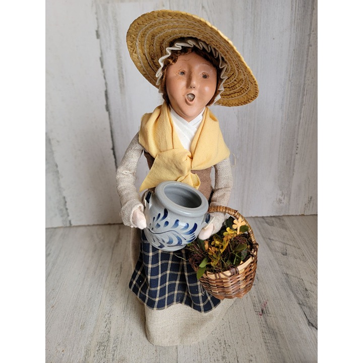 Byers choice Williamsburg woman crock pottery basket Xmas home decor vintage