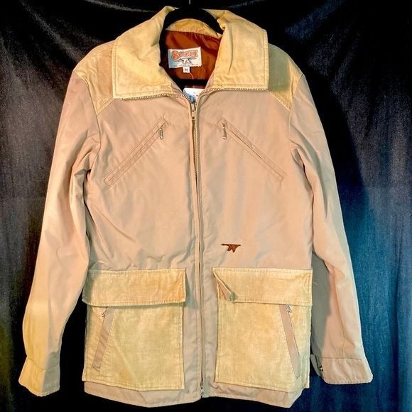 Vintage 70’s Step 2 Sportcaster khaki jacket. Lots of pockets. Medium. D101