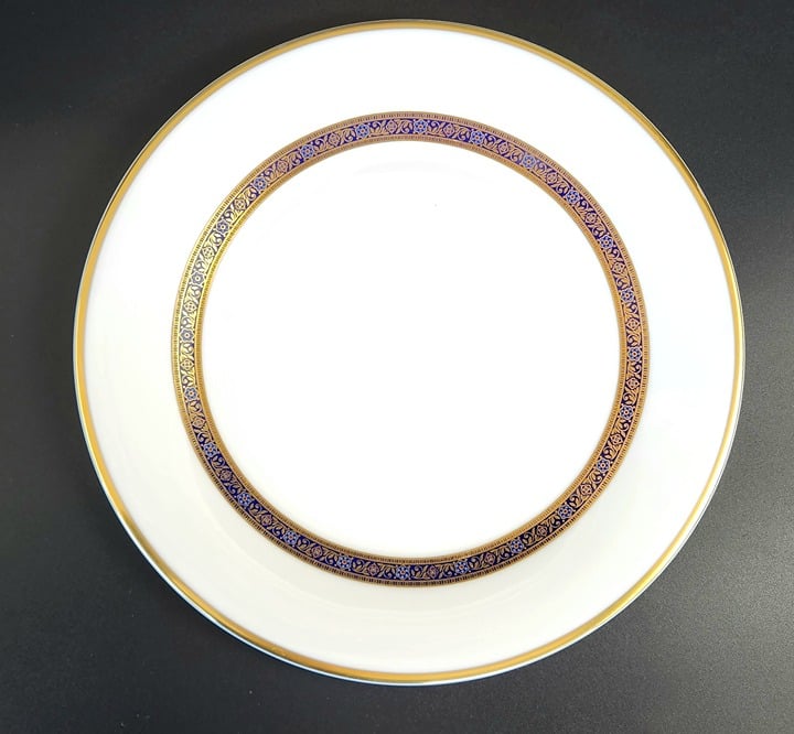 Vintage Dinner Plate Harlow by ROYAL DOULTON - 10 5/8 Diameter