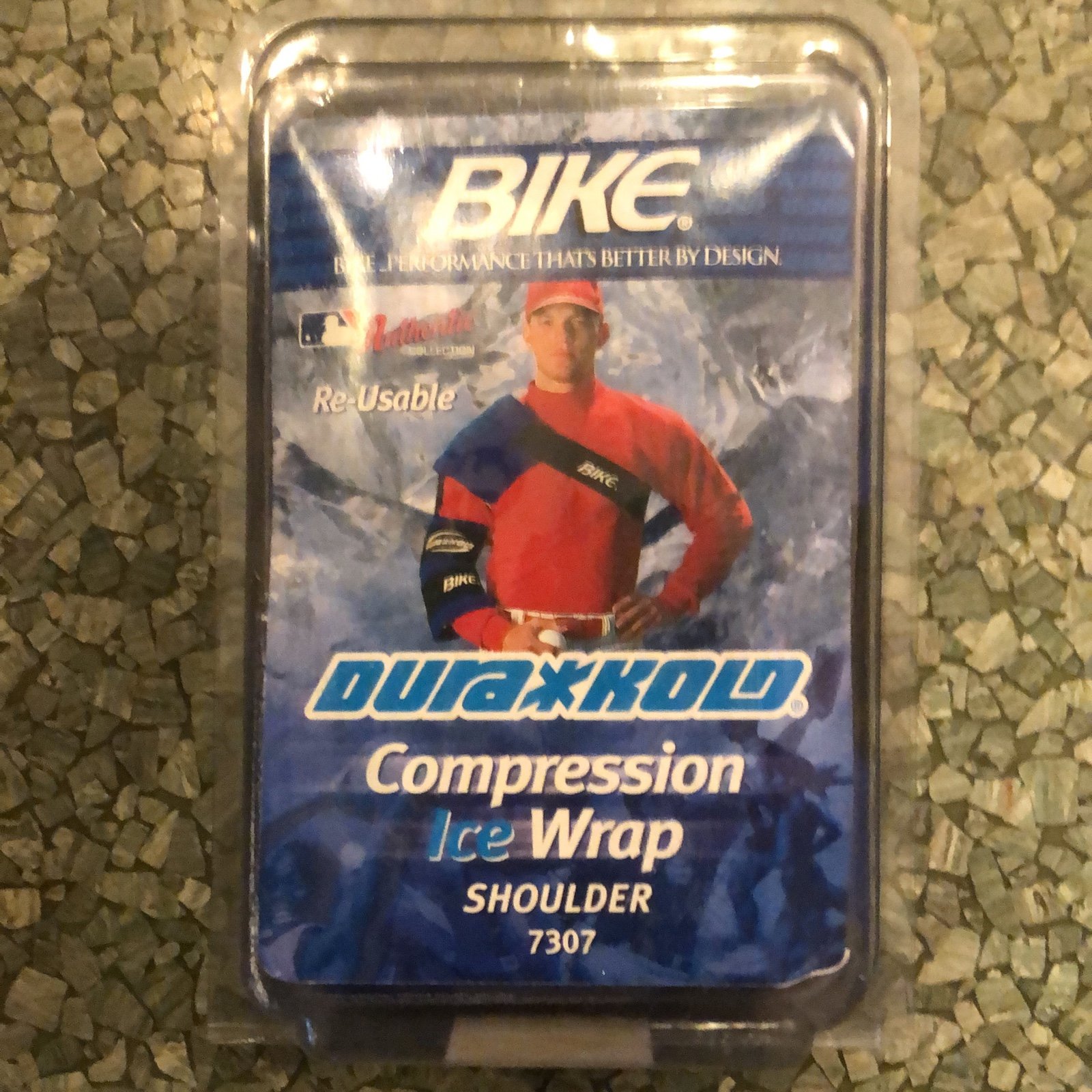 Compression shoulder ice wrap