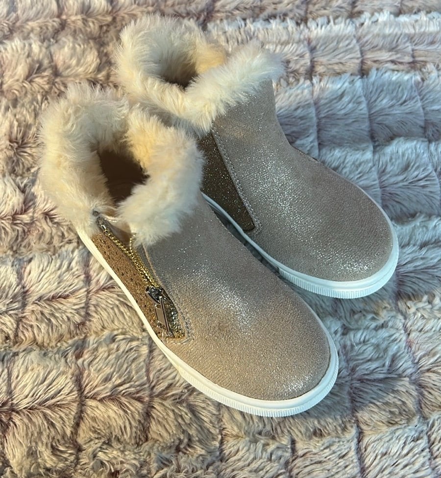 cupcakes & cashmere Girl Glitter Size Zipper Boots Size 9