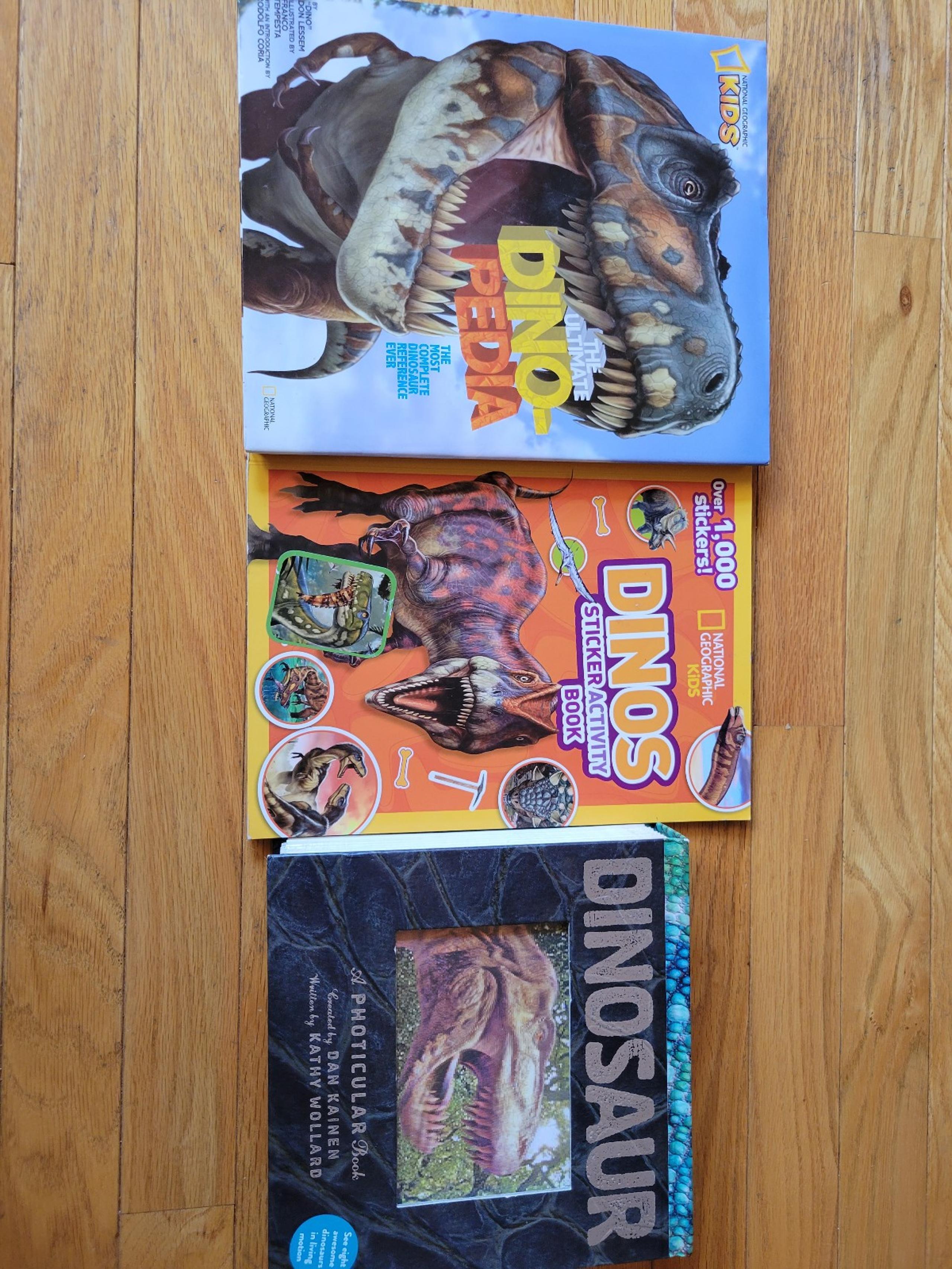 Special dinosaurs book lot of 3 excellent condition