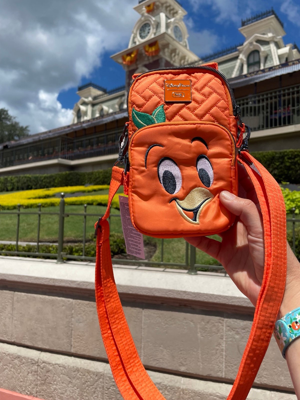 NWT Disney Parks Orange Bird Lug bag cross body Fanny pack