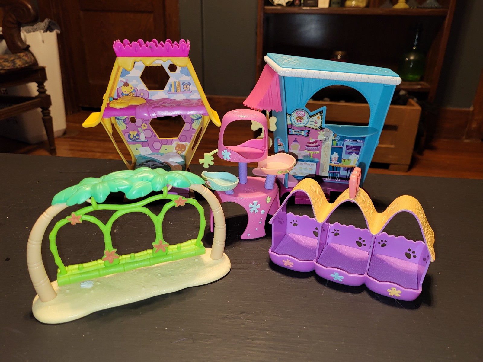 Littlest pet shop playset lot