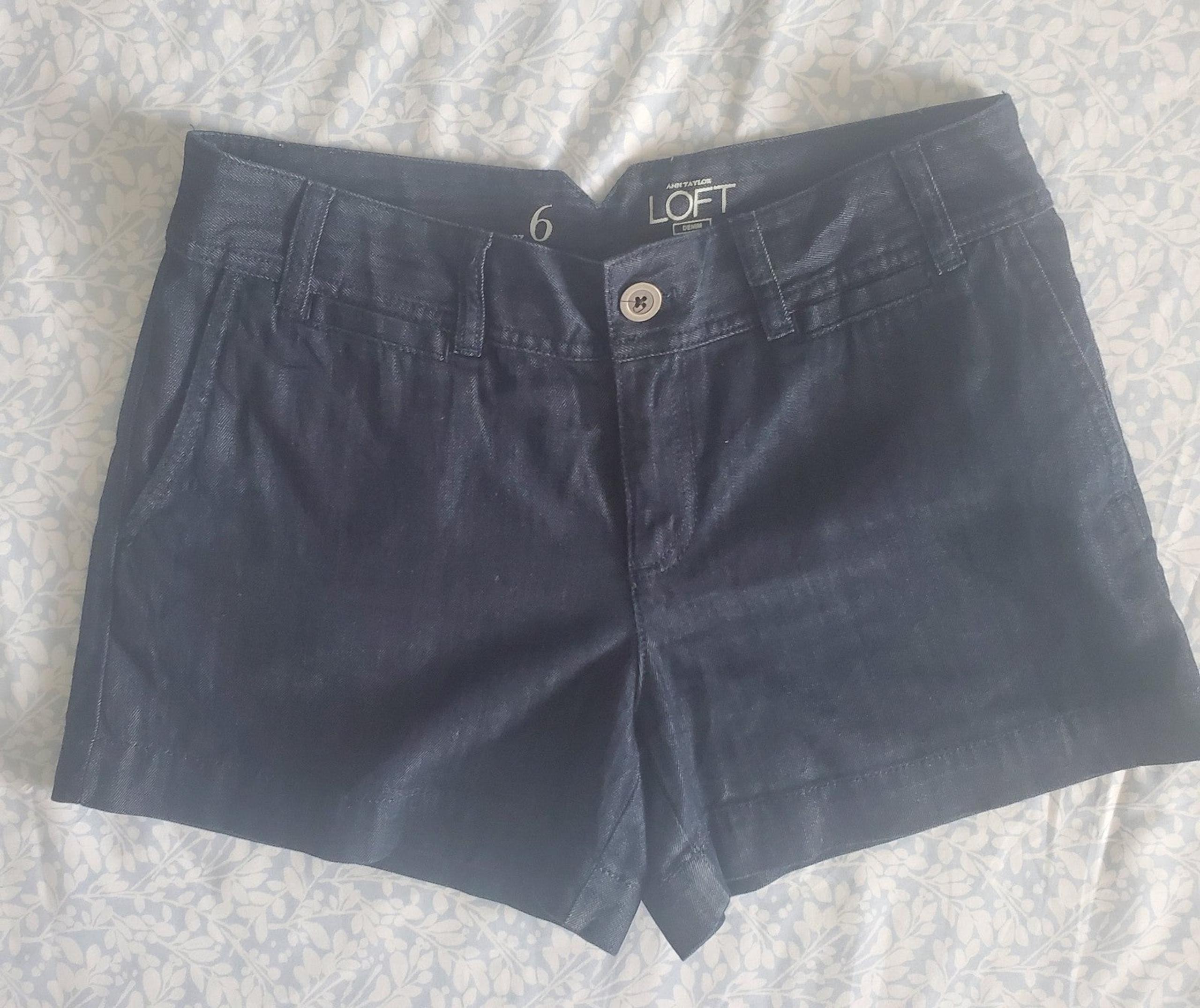 Women's Ann Taylor Loft HI Rise Denim Short Size 6 Dark Blue.