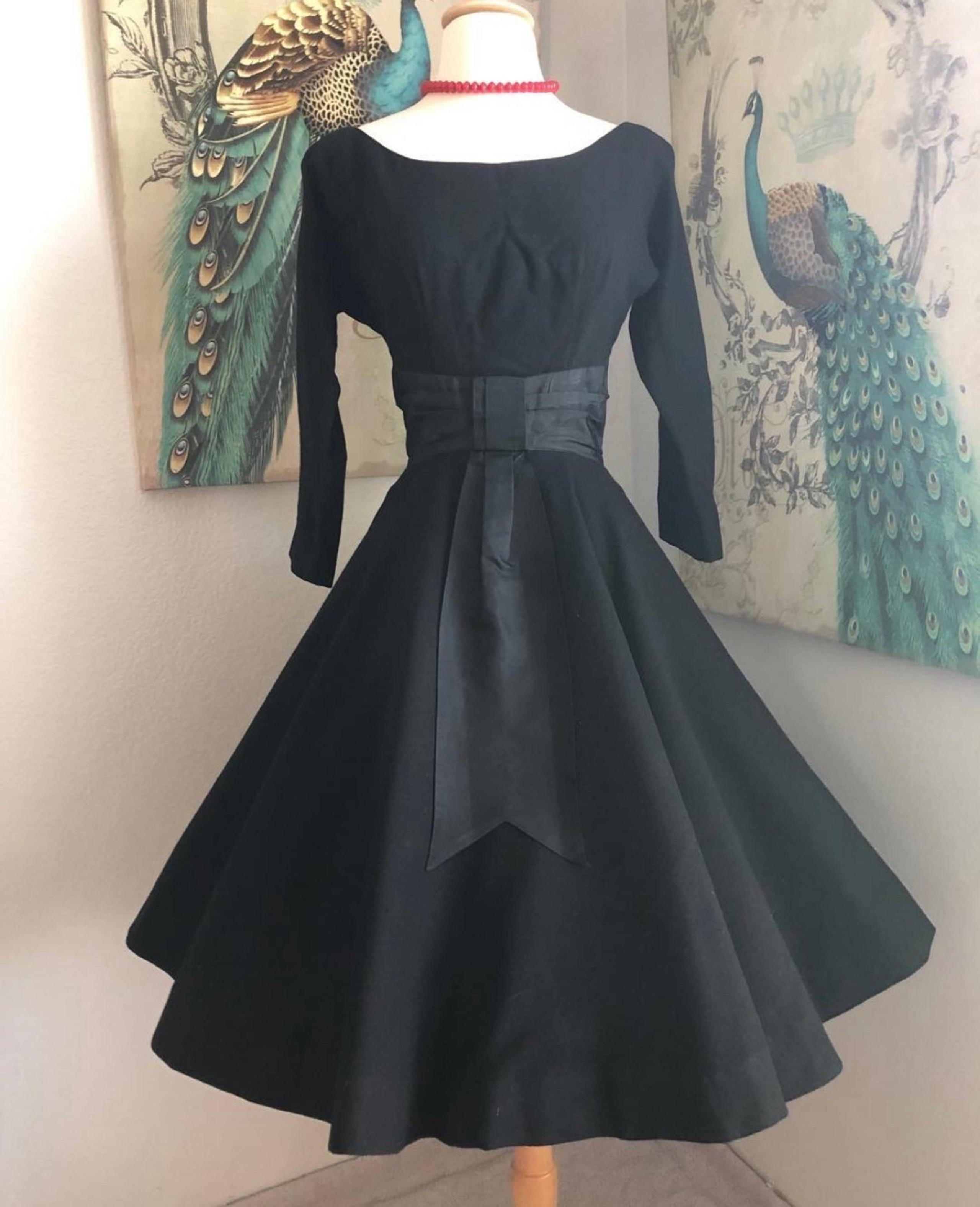Bullock’s Los Angeles 1950s vintage black wool circle skirt dress size small